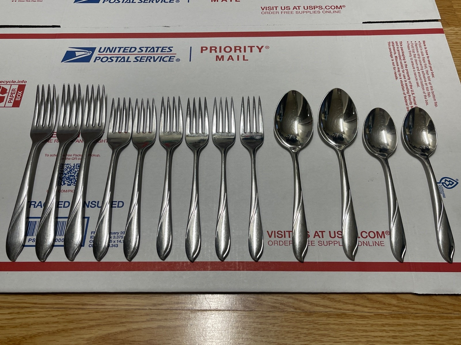 Americraft Stainless Lisa Glossy Flatware Set of 13 Pieces