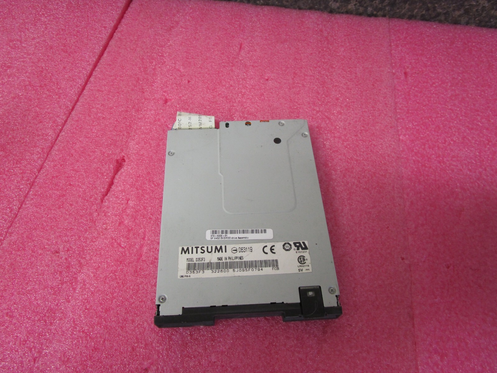 Qty Lot (20) Mitsumi 3.5" 1.44MB  Floppy Drives D353F3 Black Bezels