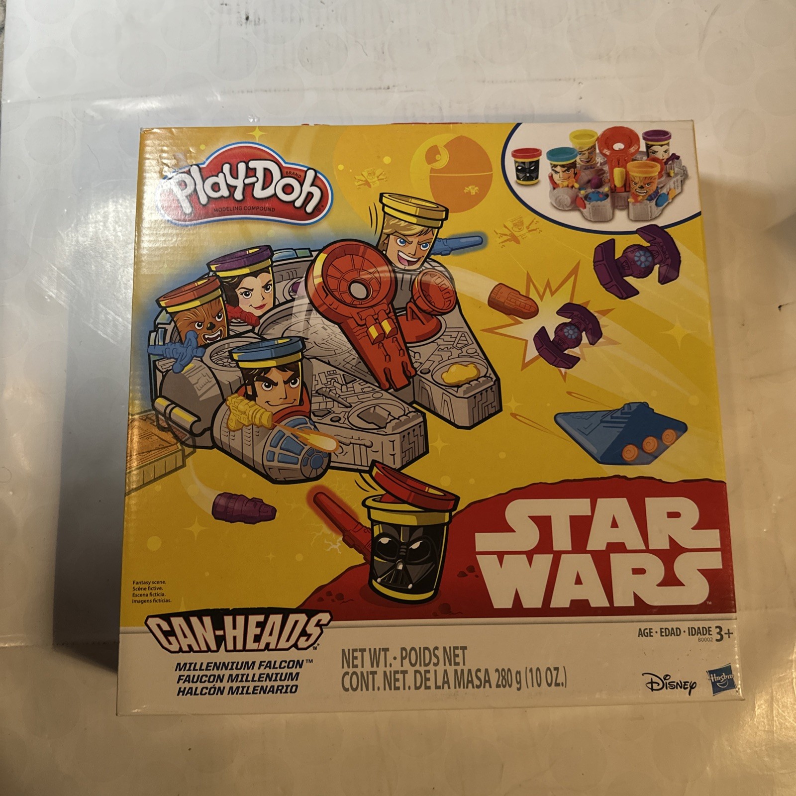 (#37).Play-Doh Star Wars Millennium Falcon Featuring Can-Heads by Hasbro