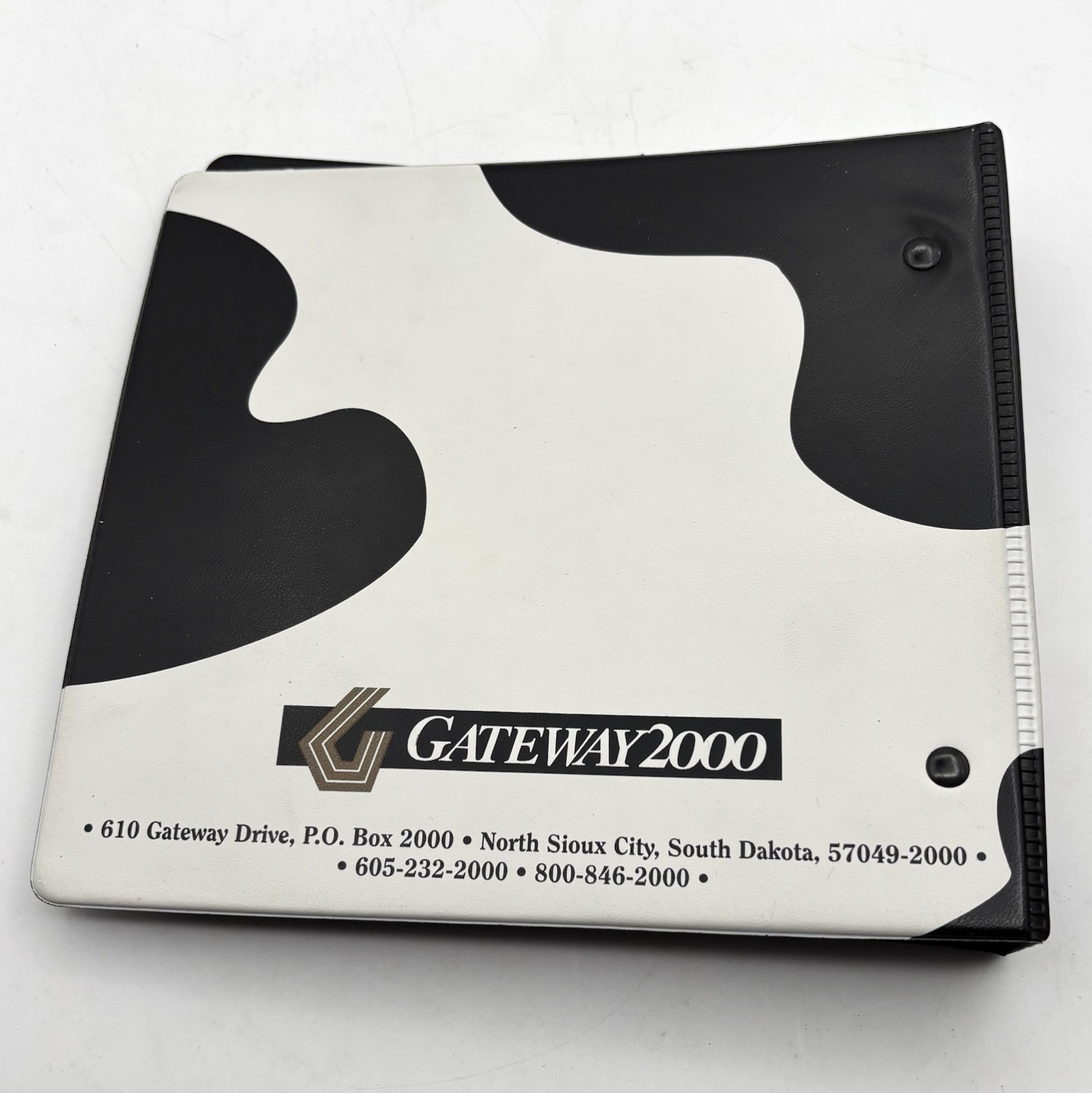 Vintage Gateway Computer Software Storage Binder CD Holder With Mixed CD’s.