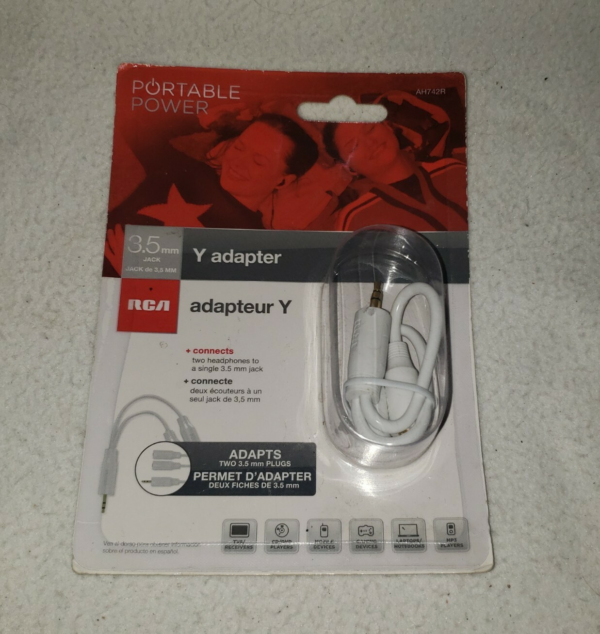 RCA Y-Adapter Cable for 3.5mm Jacks, AH742R, Premium White