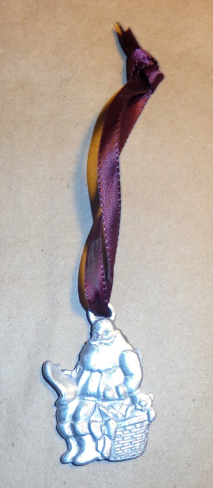 HTF VINTAGE LONGABERGER PEWTER METAL TIE-ON 1992 CHRISTMAS SANTA CLAUS ORNAMENT