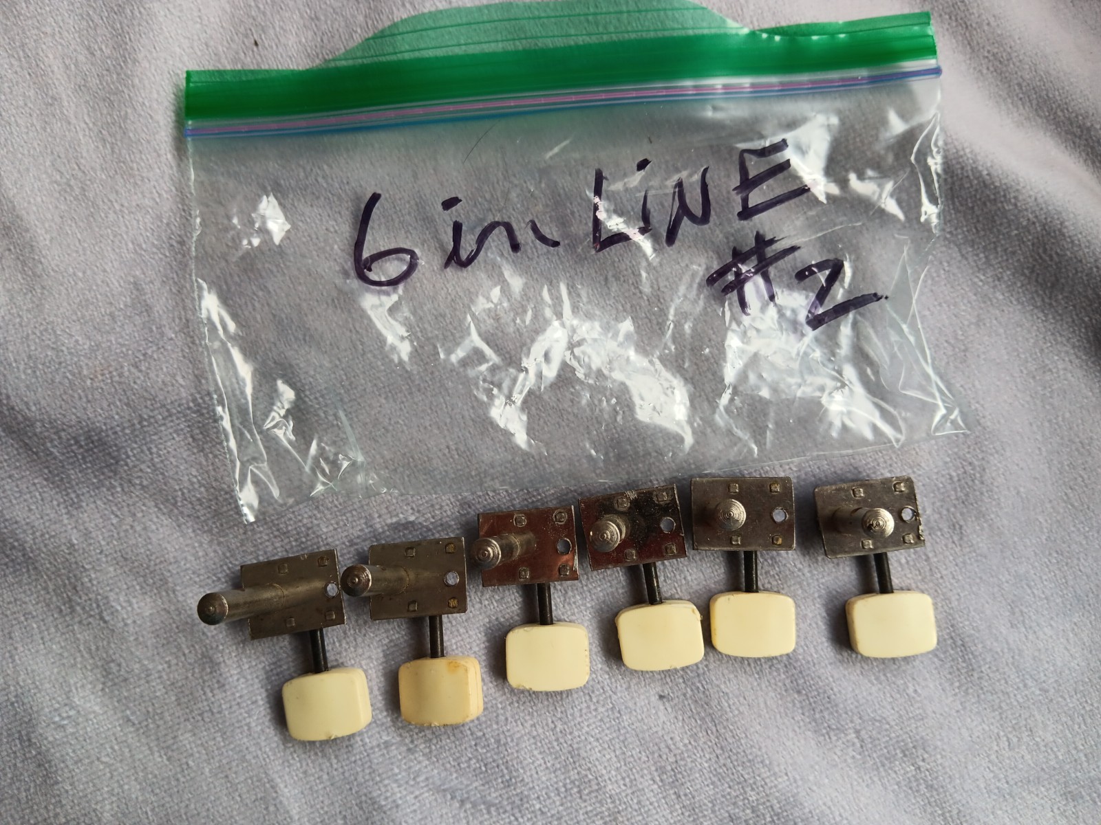 VINTAGE GUITAR PARTS 6 in line Guitar TUNING MACHINE Heads, fair condition.