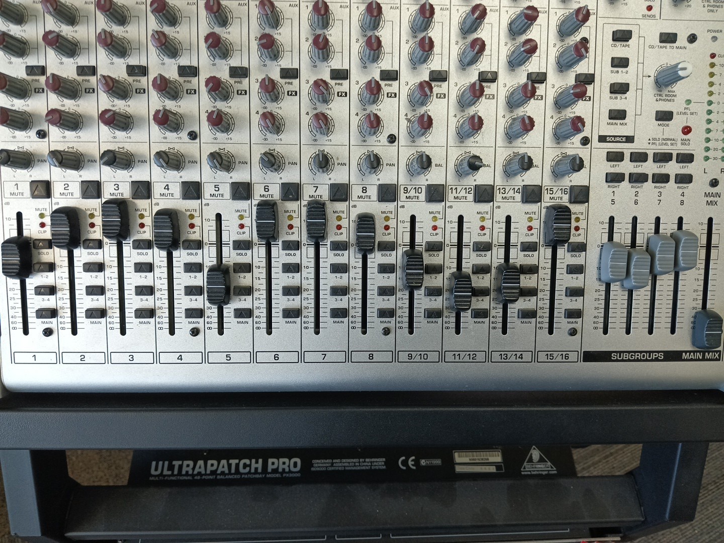 Behringer UB2442FX-PRO Mixing Console