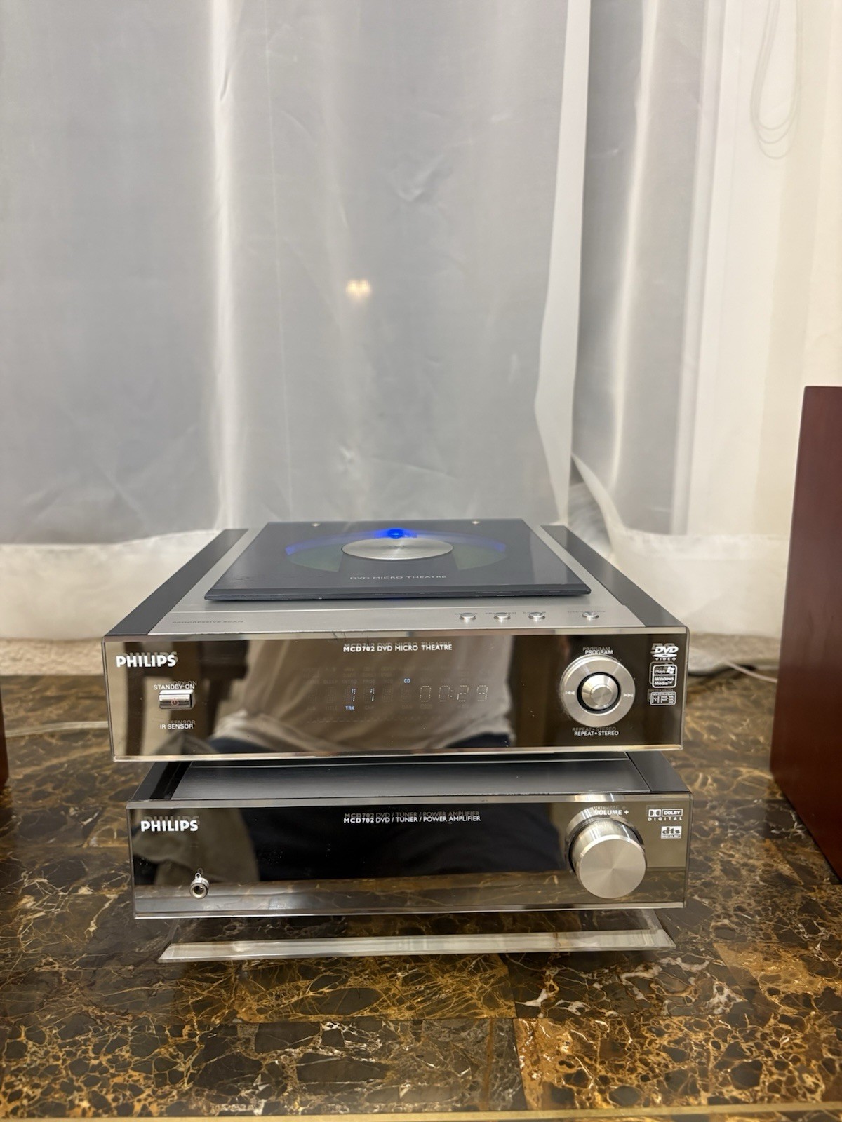 Philips MCD702 Micro Theatre DVD/CD Player, Tuner, Amp, Speakers, Remote WORKING