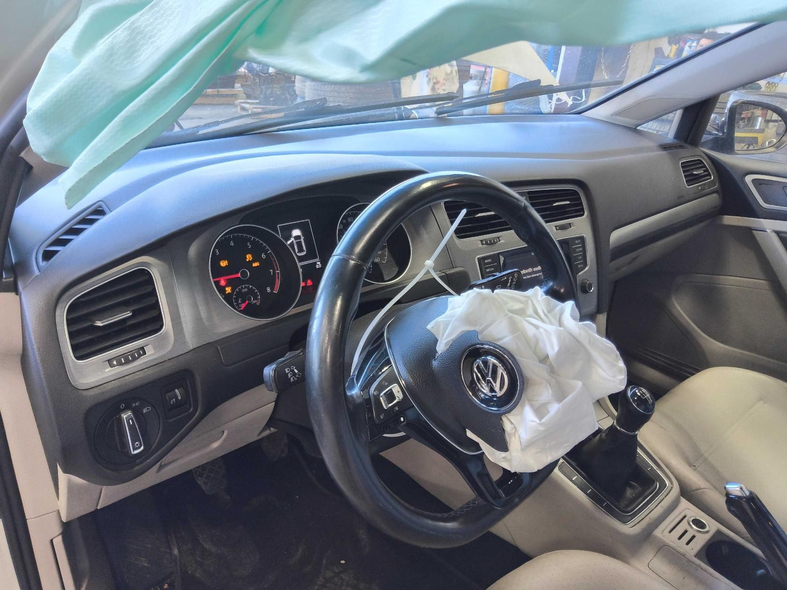 Used Battery Tray fits: 2015 Volkswagen Golf Grade A