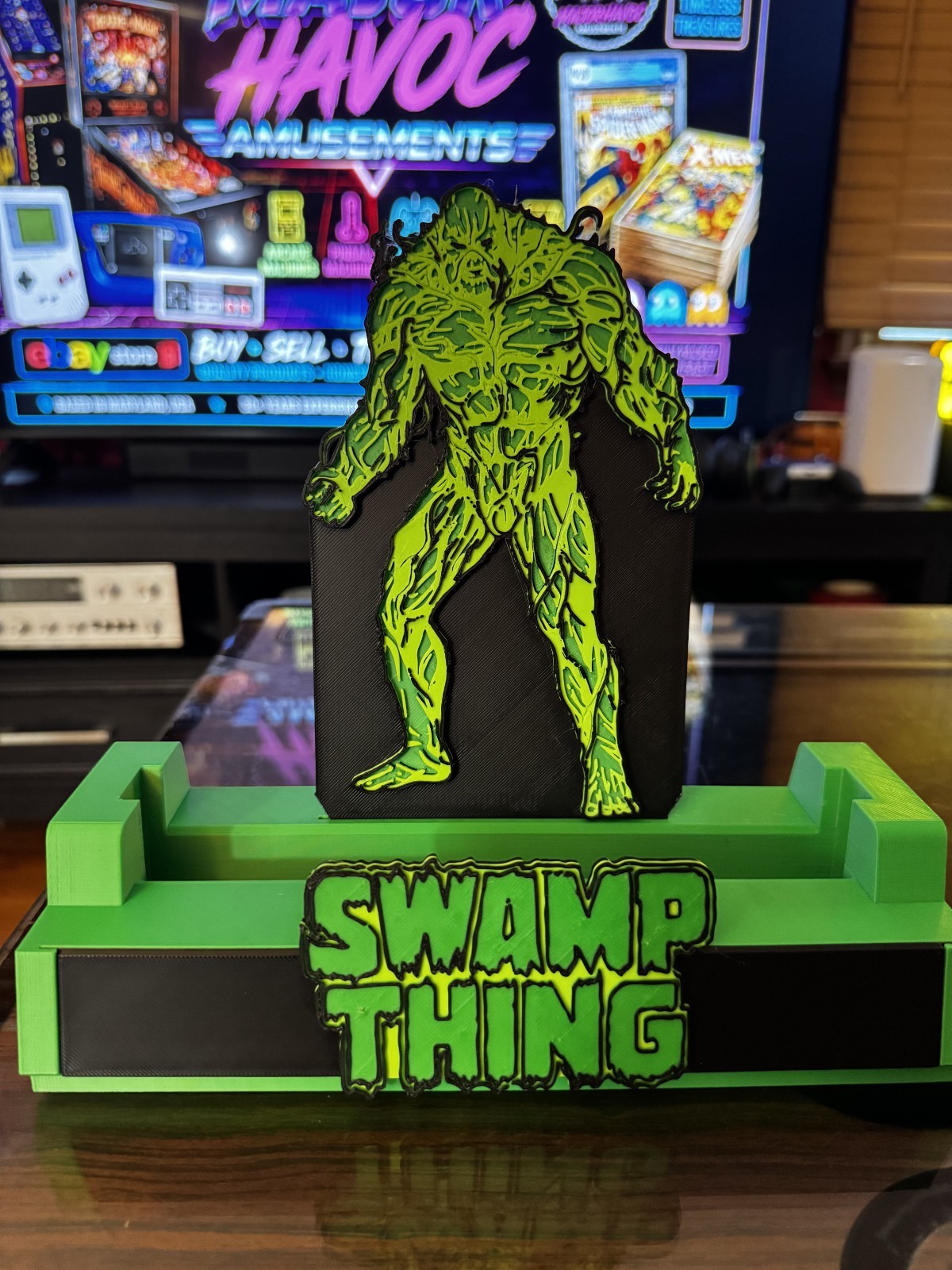 Swamp Thing Comic Display Stand – CGC & Raw – LED Ready