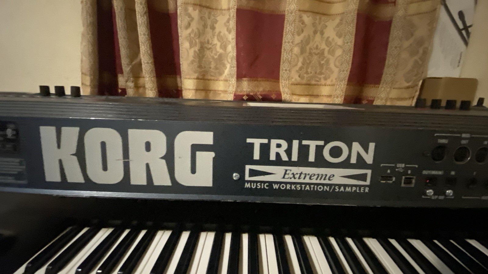 Korg Triton Extreme 61-Key Sampler Synthesizer Workstation -See Description