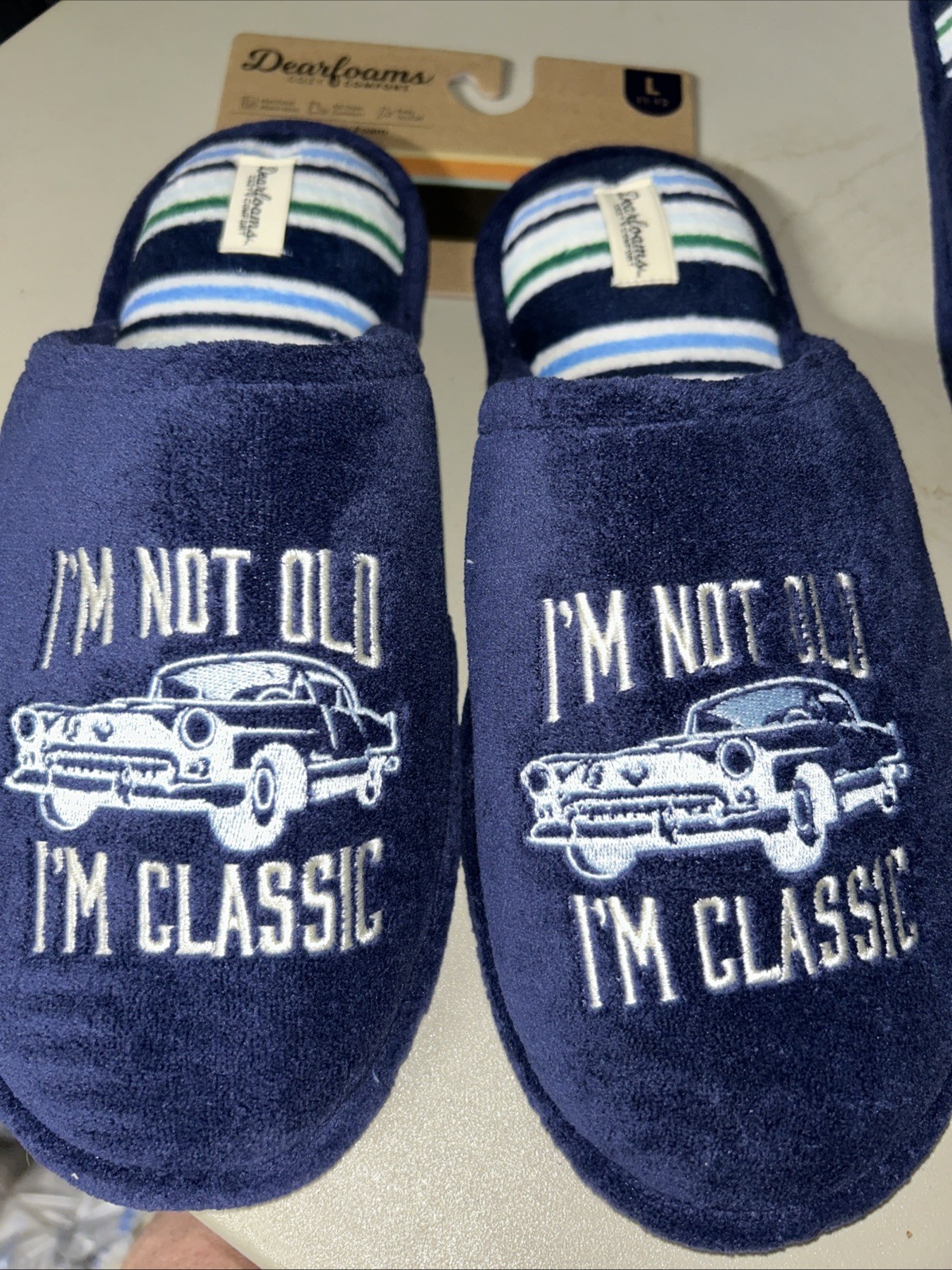 DEARFOAMS Men’s Large (11-12) “I’m Not Old I’m Classic” Comfort Slippers New