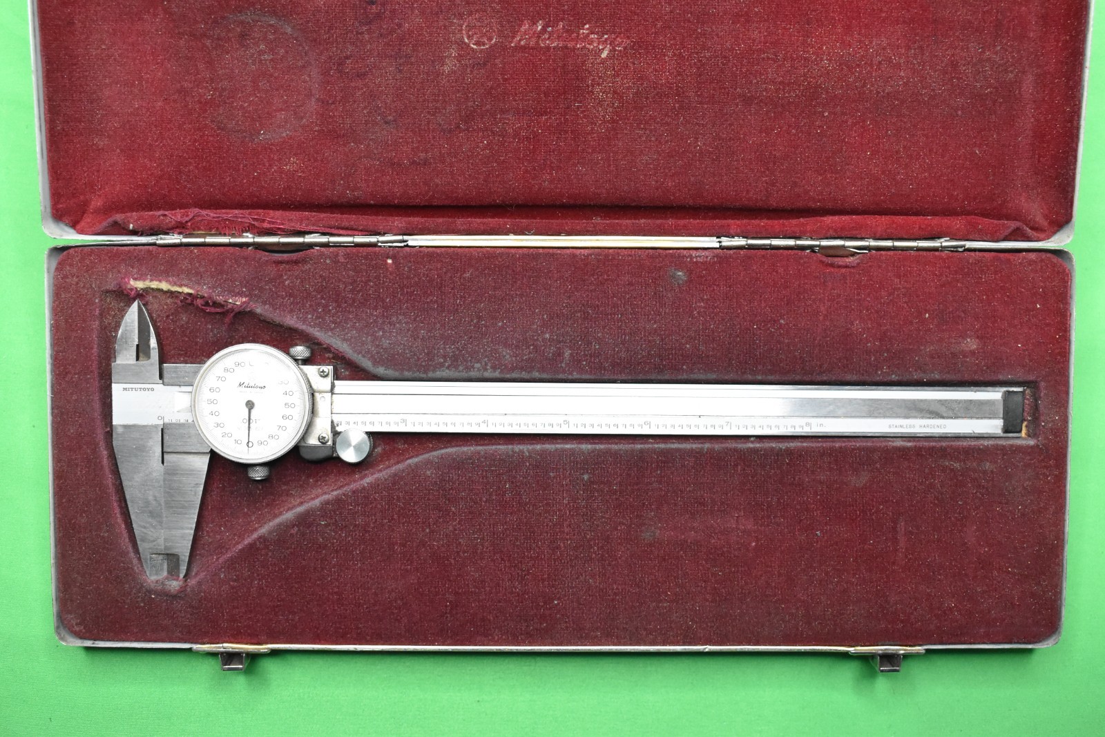 Vintage Mitutoyo 505-627 8" Dial Caliper with Original Case .001