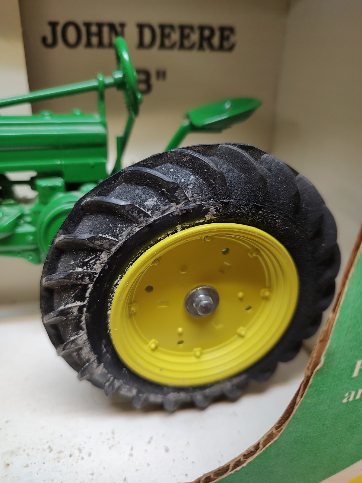 Scale Models Collector Classics 1/16 John Deere B, 1994 Farm Progress Show