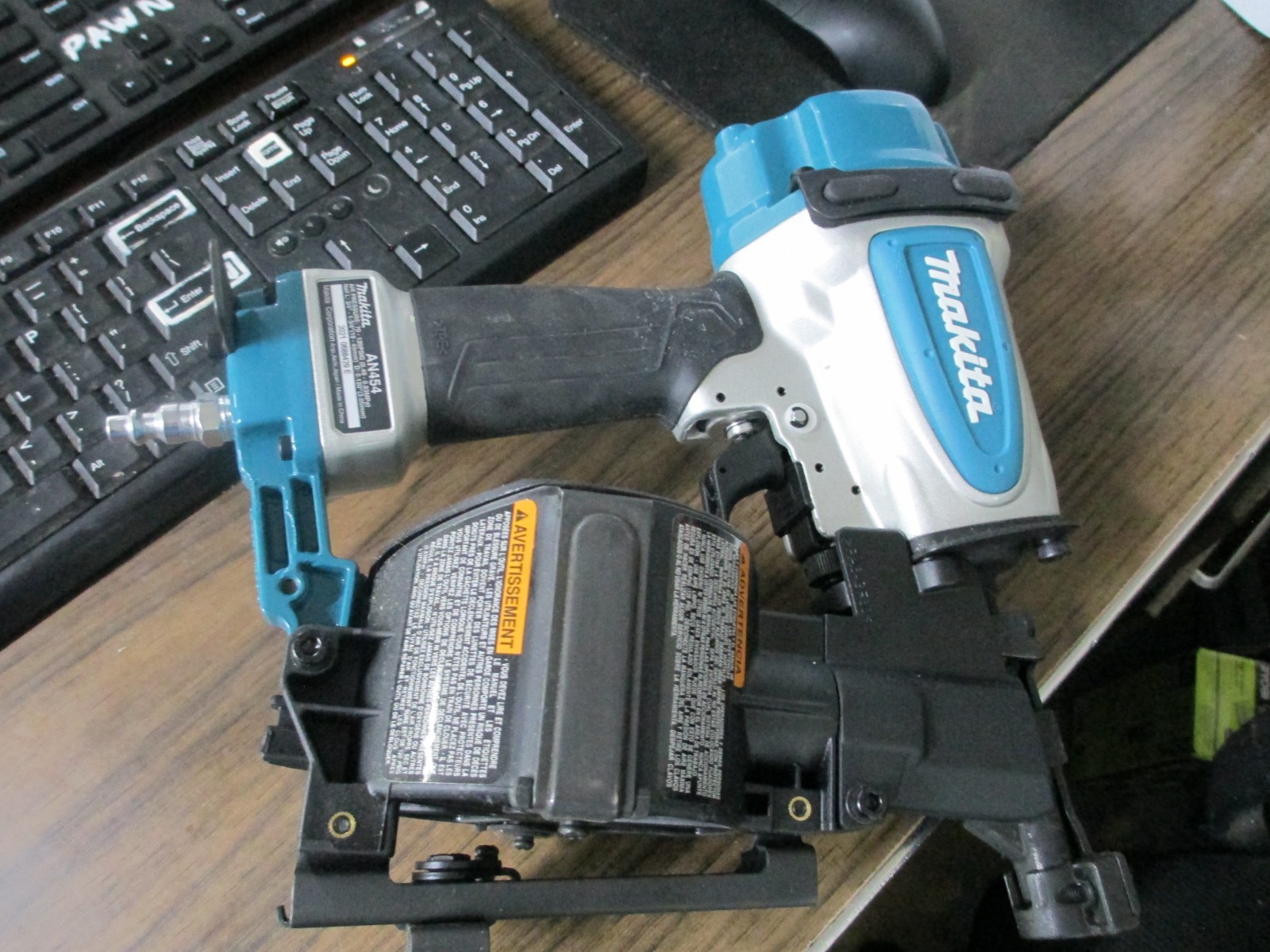 Makita AN454 1-3/4 inch Roofing Coil Nailer
