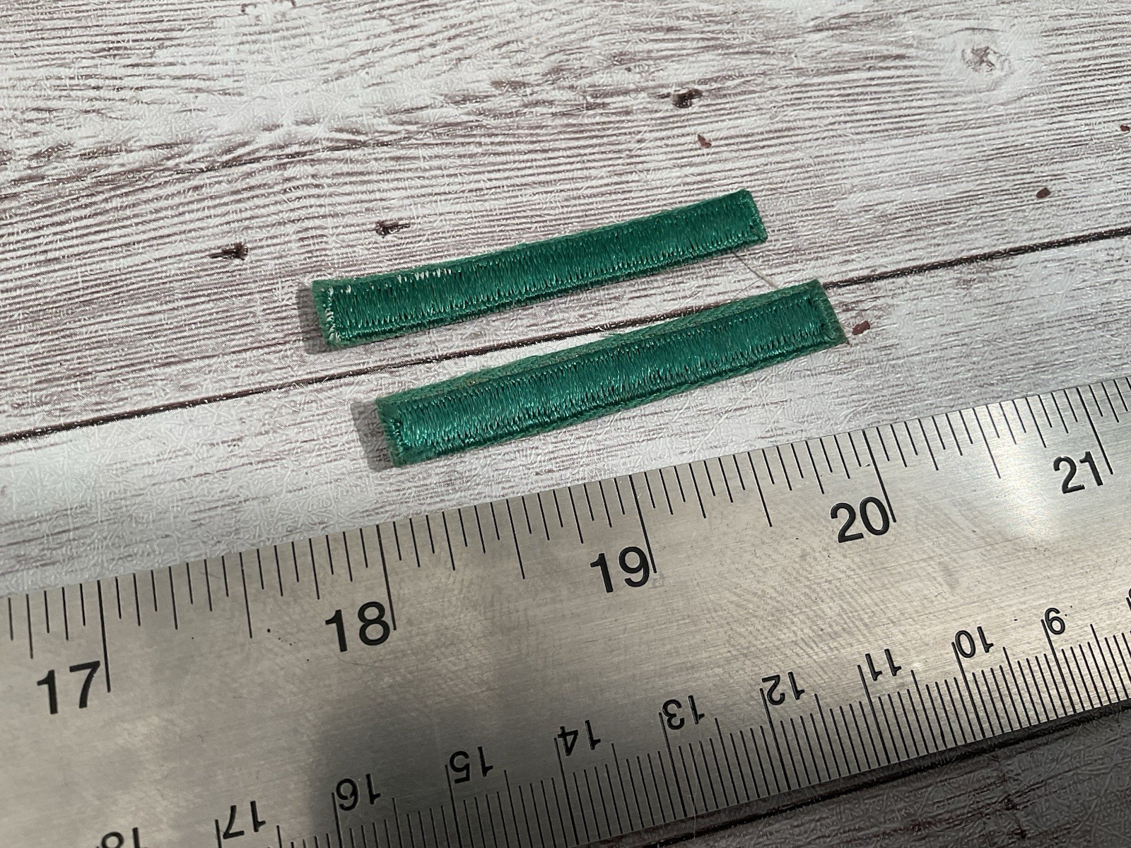 ORIGINAL WWII US PAIR OF COMBAT LEADER GREEN STRIPES PATCHES
