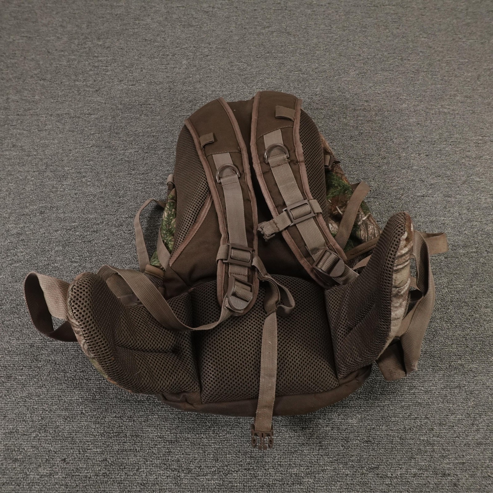 ALPS OutdoorZ Hunting Backpack Camo Brown One Size Padded Hip Belt Daypack