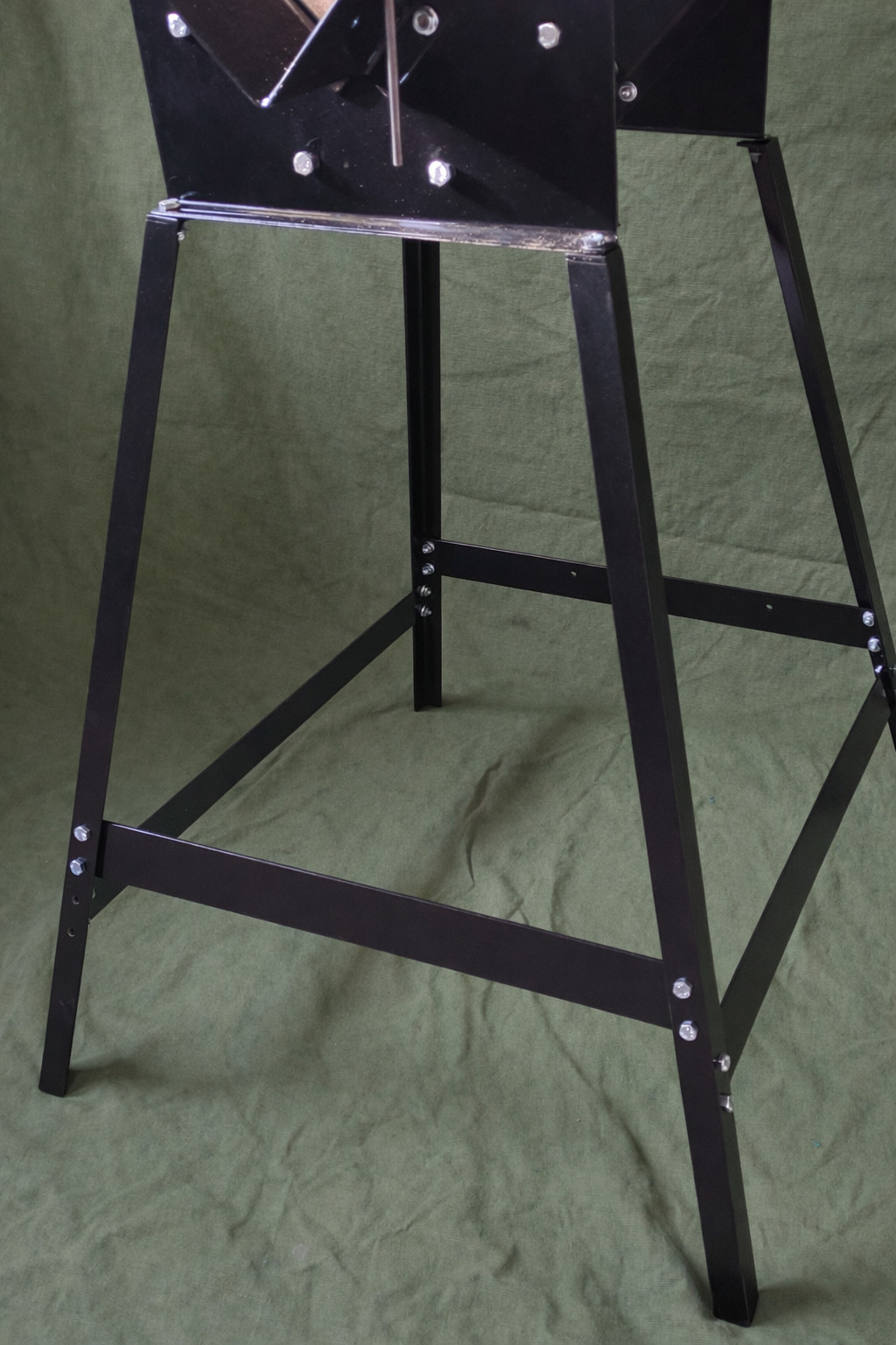 Whitlox Wood & Charcoal Fired Forge with Stand