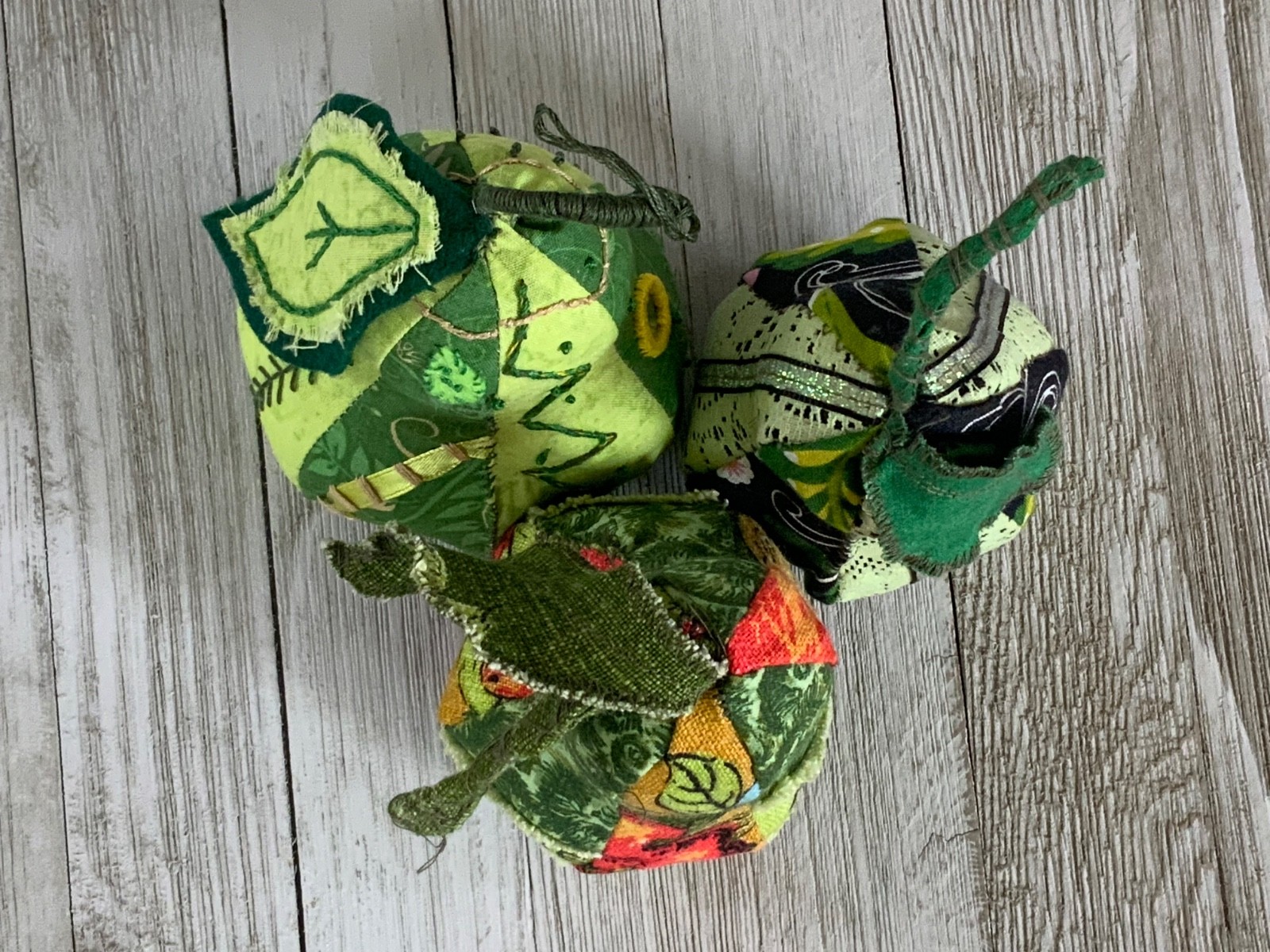 Handmade 3 PEARS Quilt Stitchery Patchwork ~ Fabric Fruit Decor