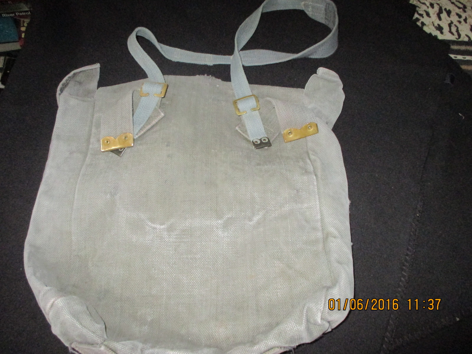 Original WW2 RAF 121 ST EAGLE SQUADRON DUMBO PAINTED BLUE P37 BACK PACK W/STRAP