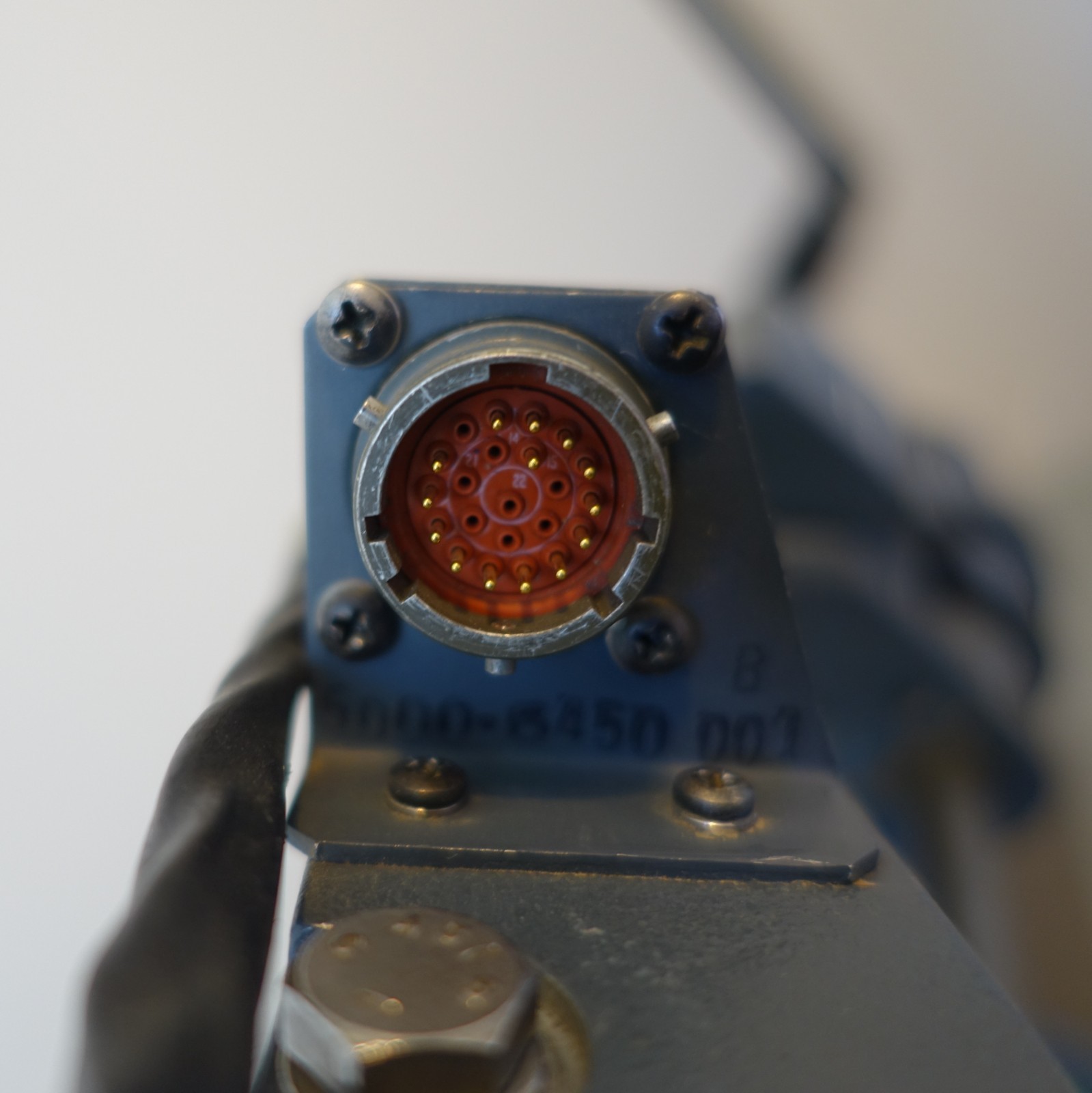 Collins Flight Dynamics HUD Combiner Unit – For Boeing 727