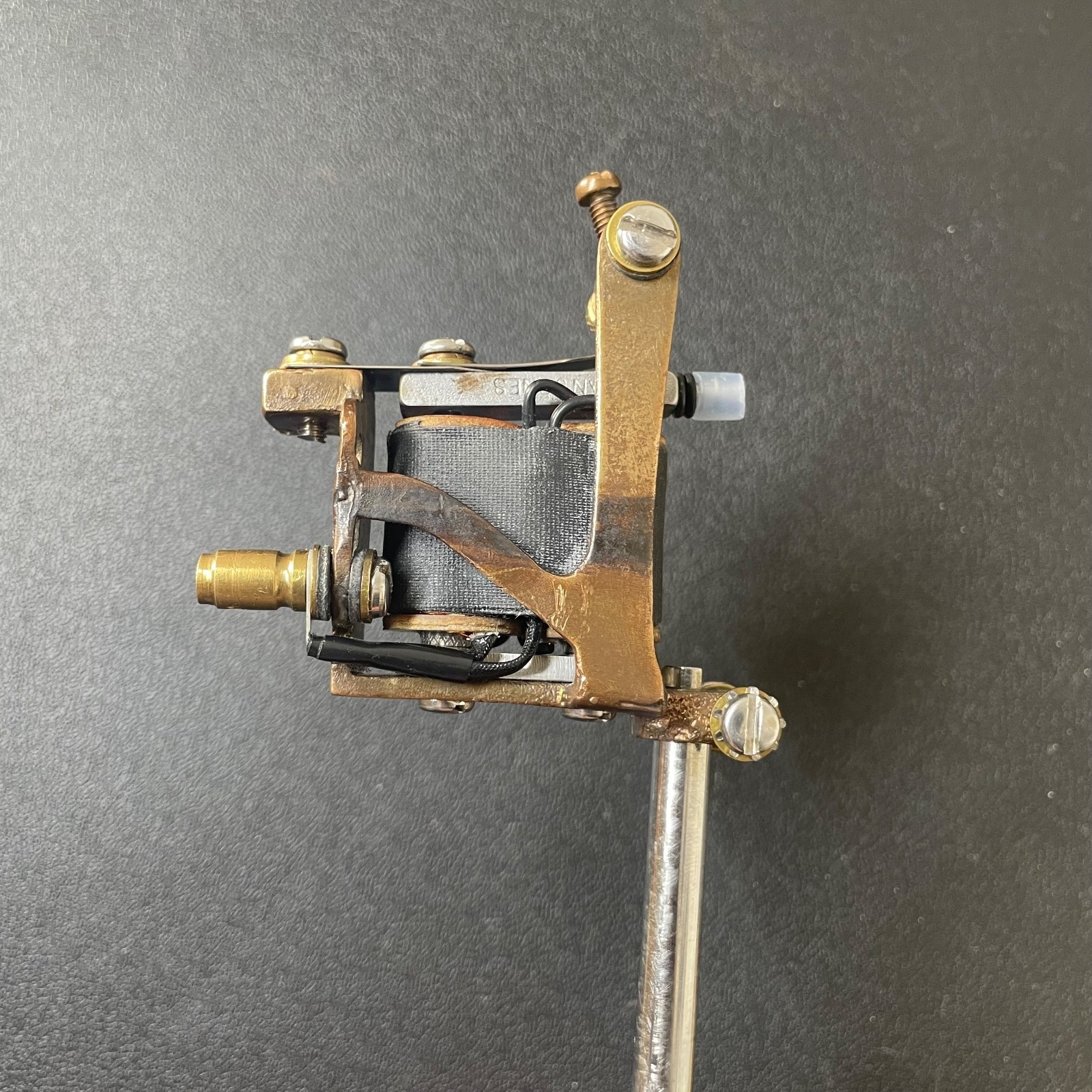Brass Jonesy Coil Tattoo Machine by Ian Jones (Not Workhorse Not Ciferri)
