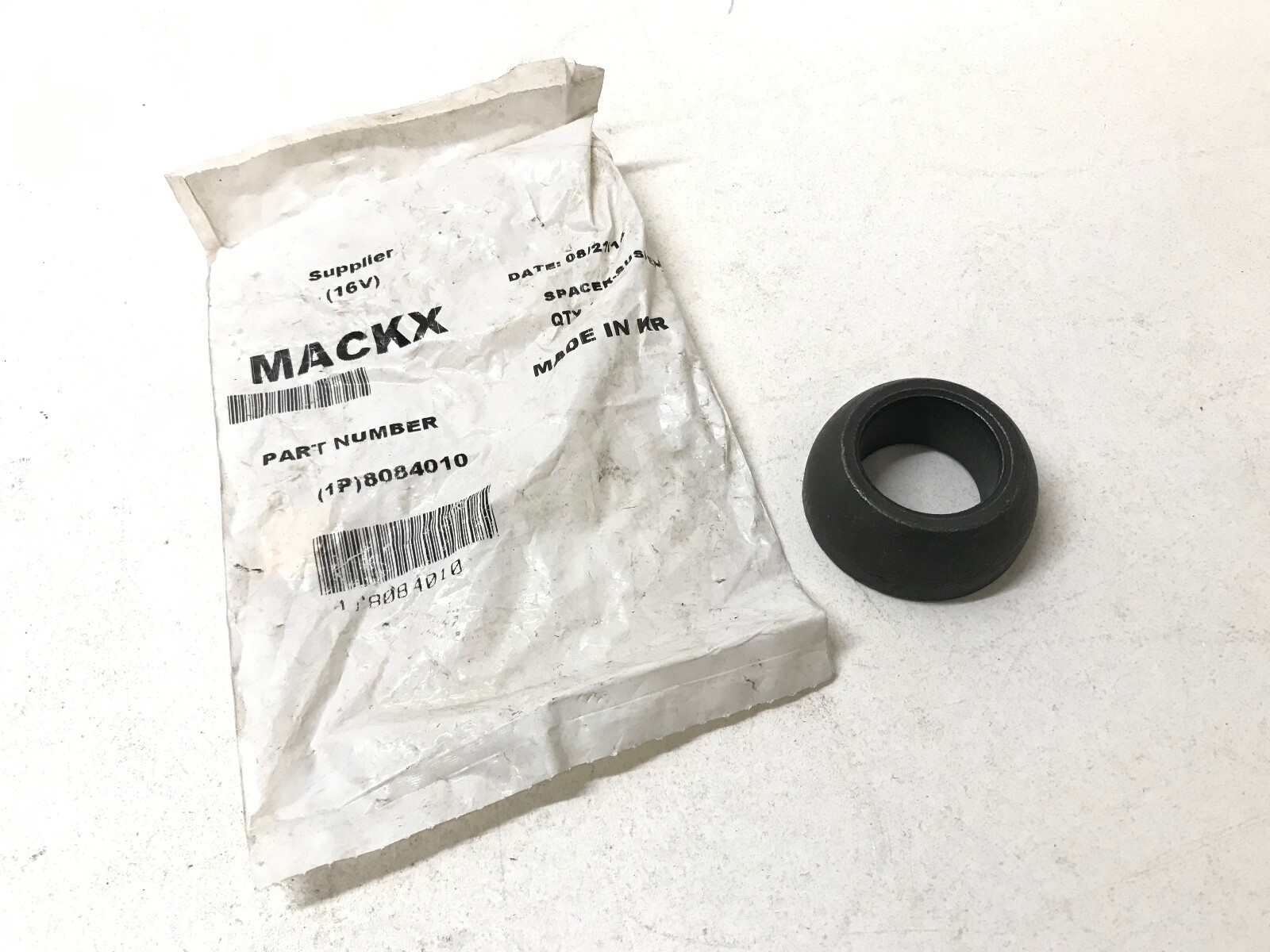 LOT OF 2. OEM MACK 8084010 SPACER-SUSPENSION - 44RU2394M