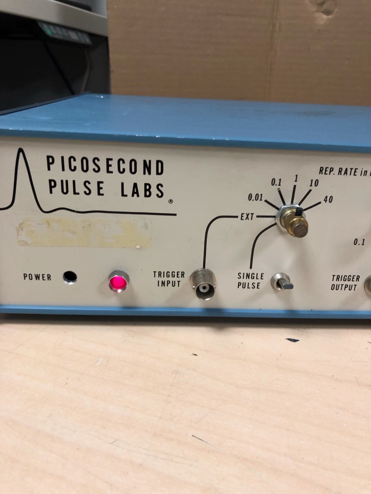 PICOSECOND PULSE LABS 2700 PULSE GENERATOR (TESTED TO POWER ON)