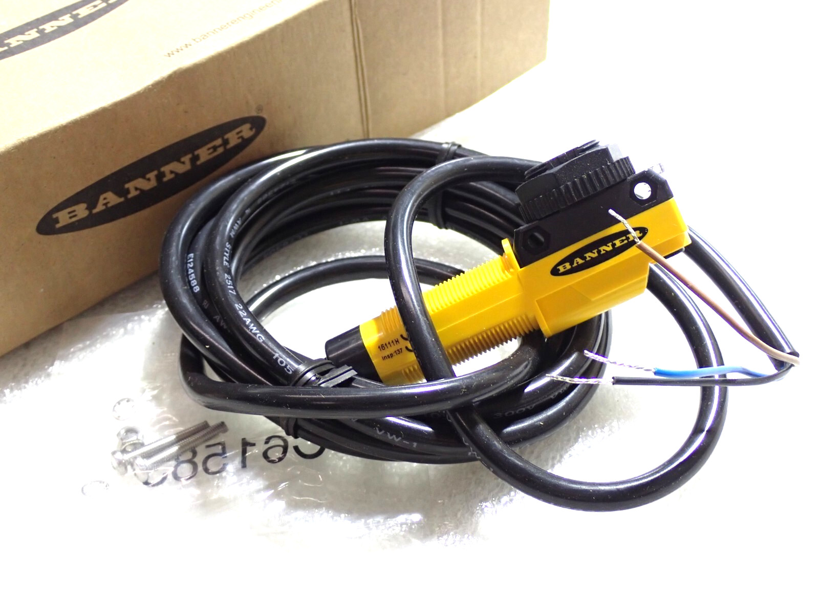 QS18APWLV 79593 BANNER Series All Purpose Photoelectric Sensor New