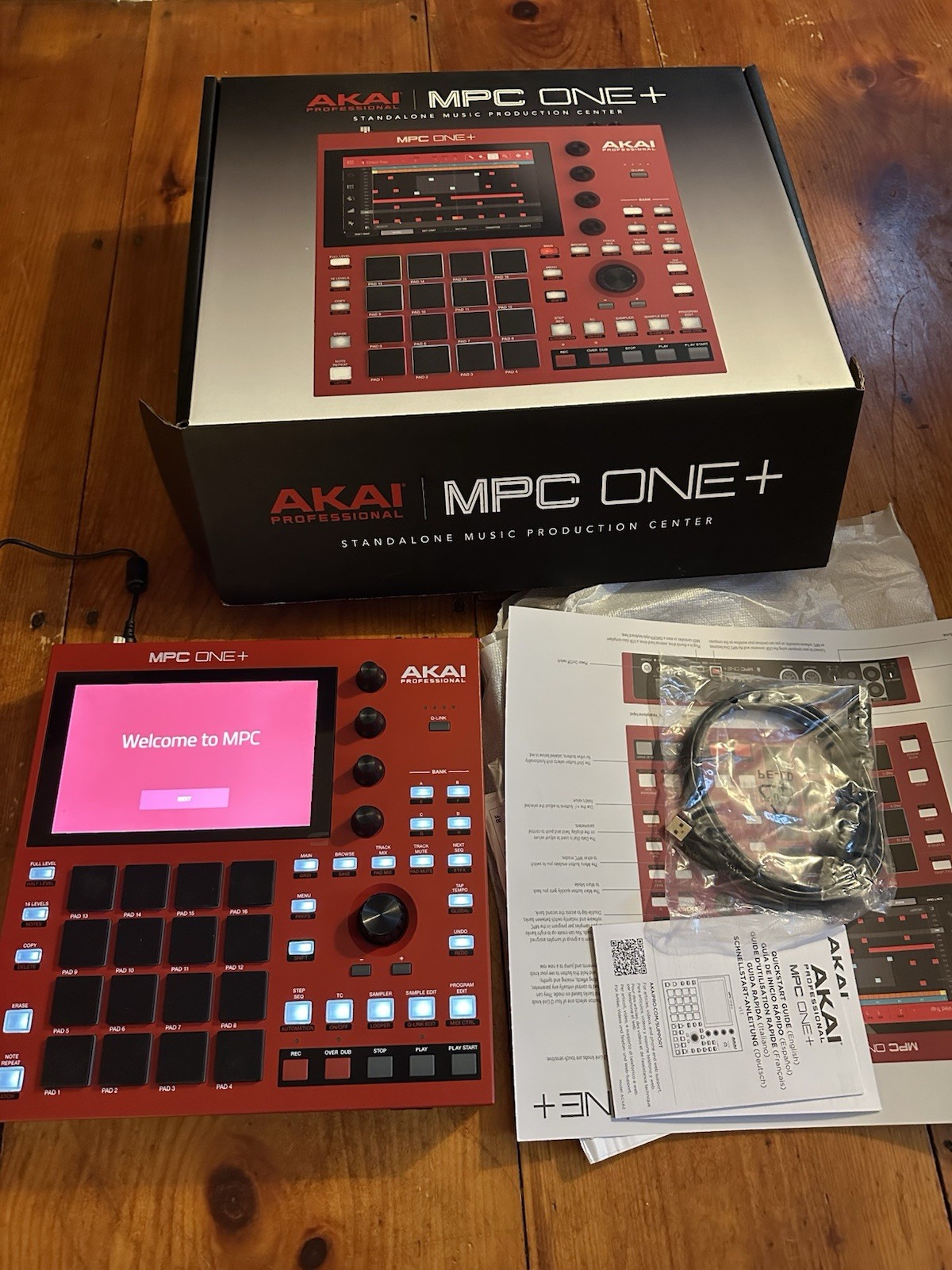 Akai MPC One + Plus Standalone Music Production Sampler Drum Machine w/ Box NICE