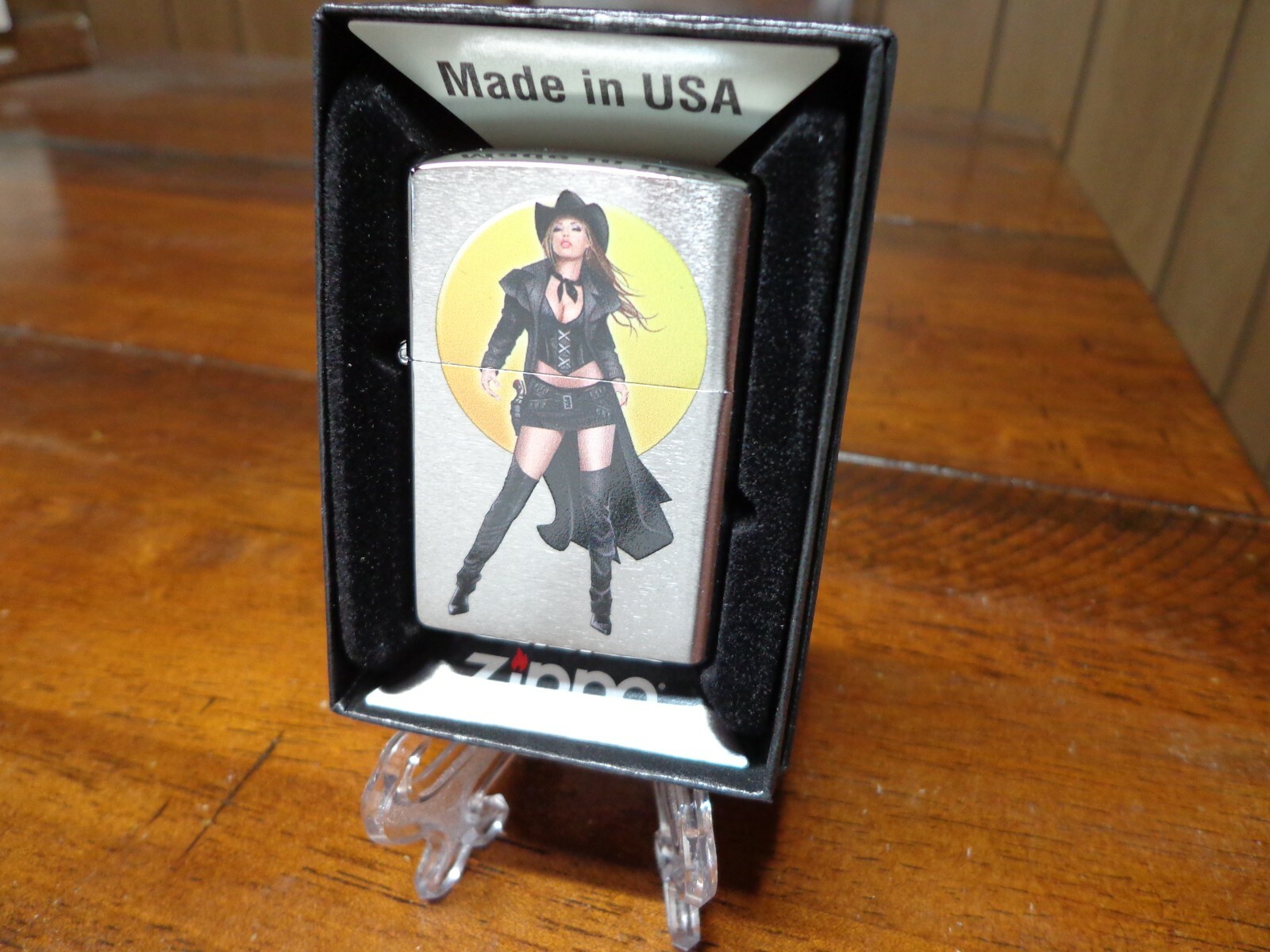 PINUP GIRL HIGH NOON OUTLAW COWGIRL ZIPPO LIGHTER MINT KEITH GARVEY