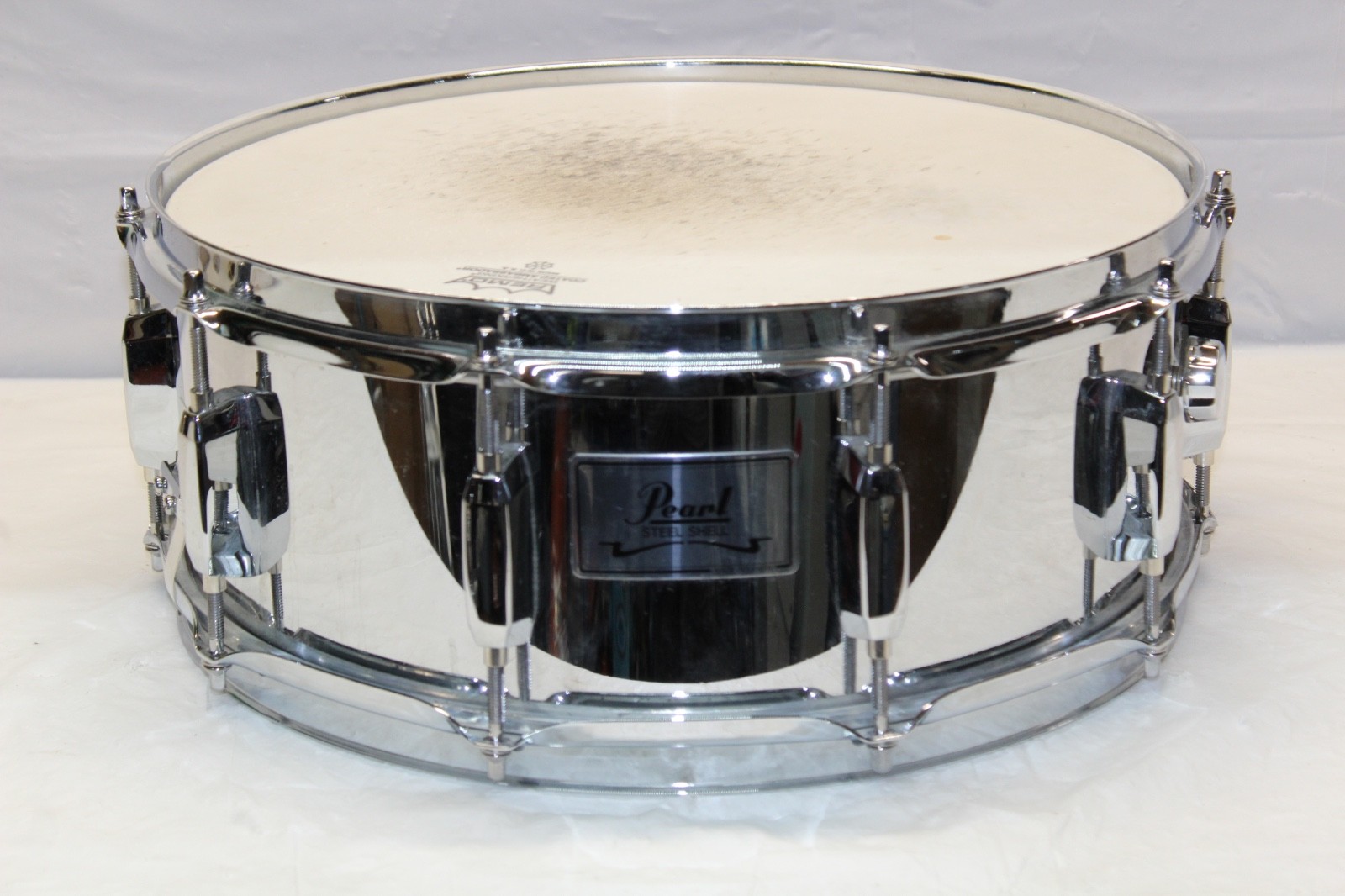 Vintage 1980s Pearl World Series 14 x 6.5 inch chrome over steel snare drum P43