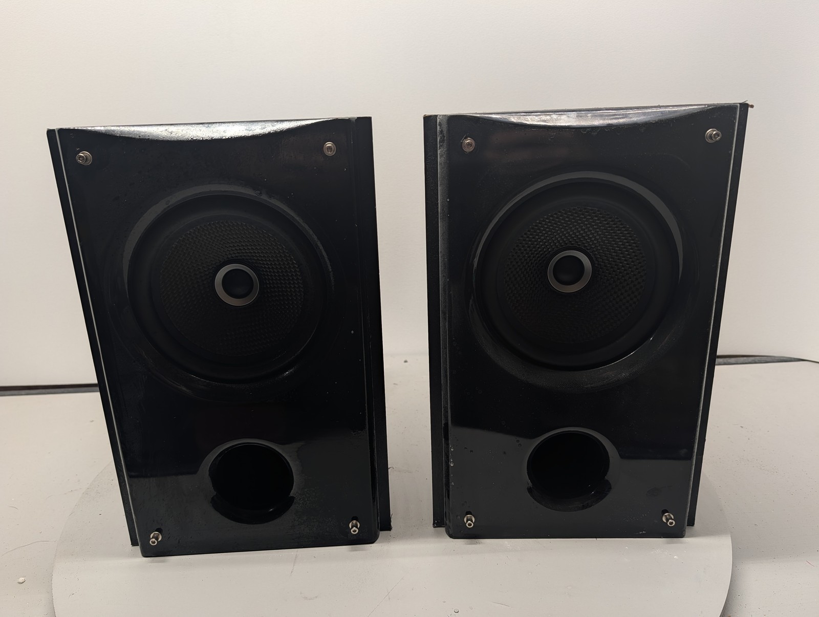 Insignia NS-B2111 Bookshelf Speakers Stereo Passive HiFi Home Audio Pair