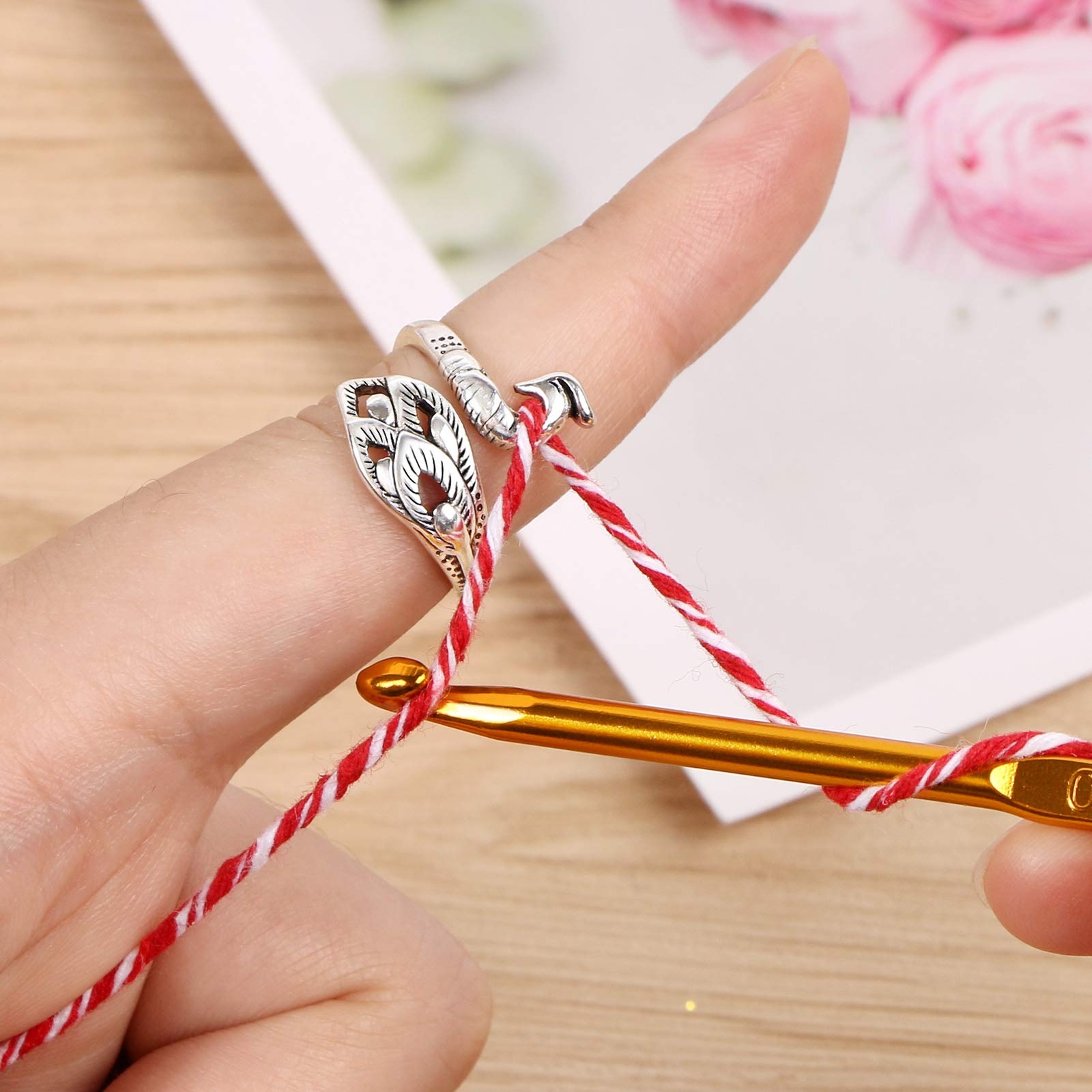 2 Pack Adjustable Knitting Loop Crochet Loop Yarn Guide Finger Holder Ring