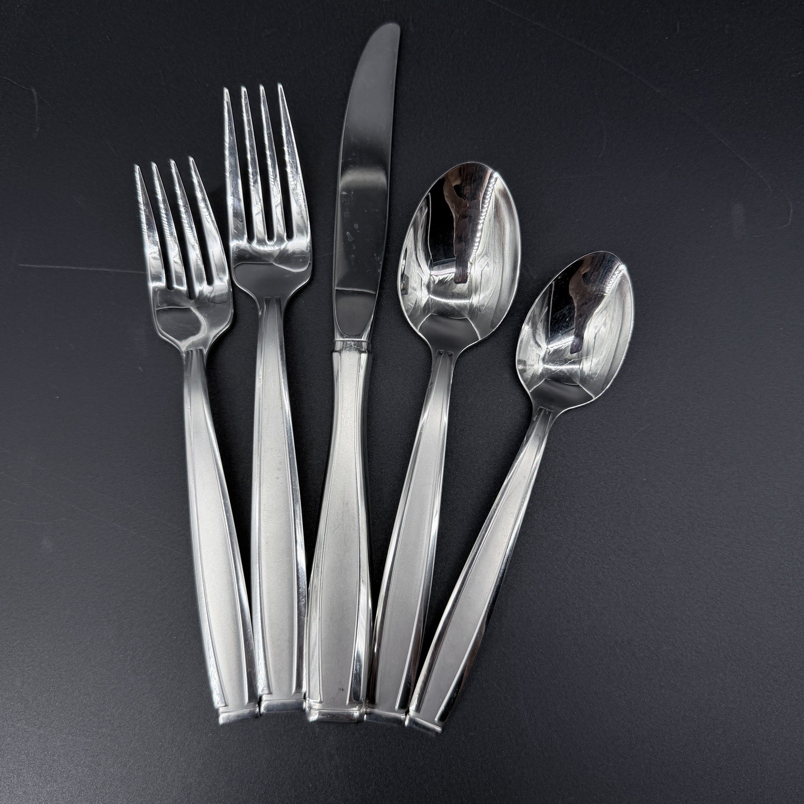 Oneida Satin Shasta Piloti 5pc Place Setting Stainless