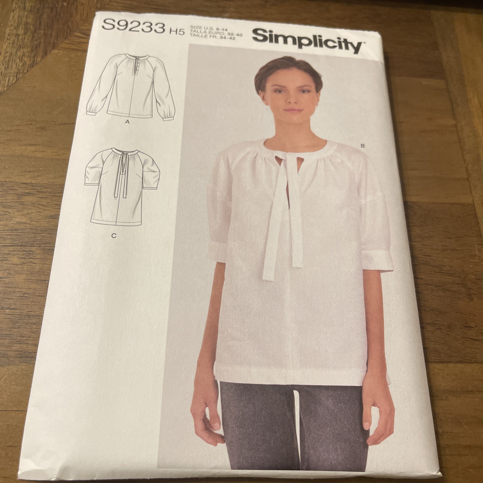 Simplicity Pattern S9233 Ms Peasant Blouse w/Sleeve & Neck Options  Sz 6-14