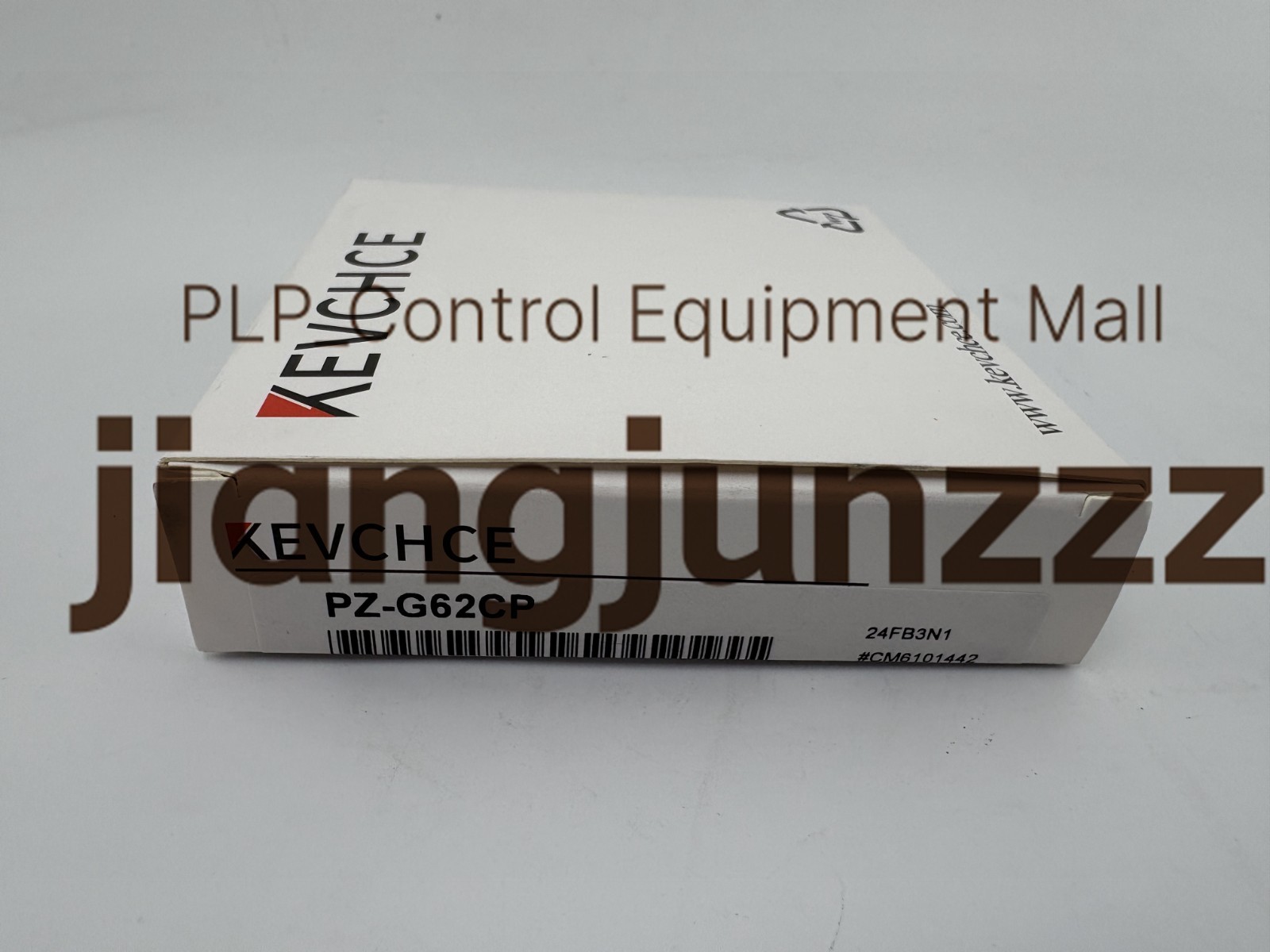 New In Box KEYENCE PZ-G62CP Photoelectric Switch Sensor