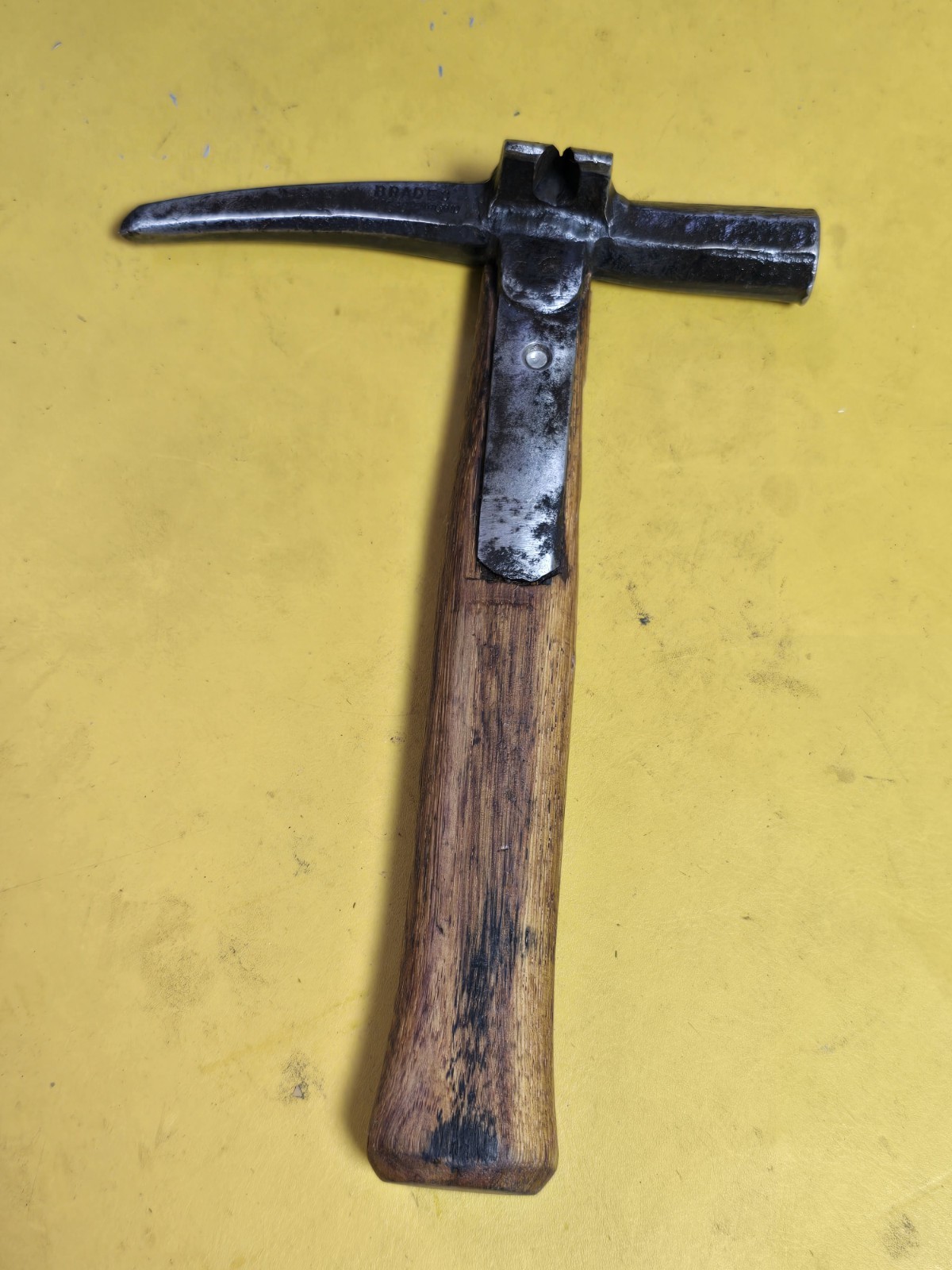Vintage BRADES roofers Framers Hammer 587gr