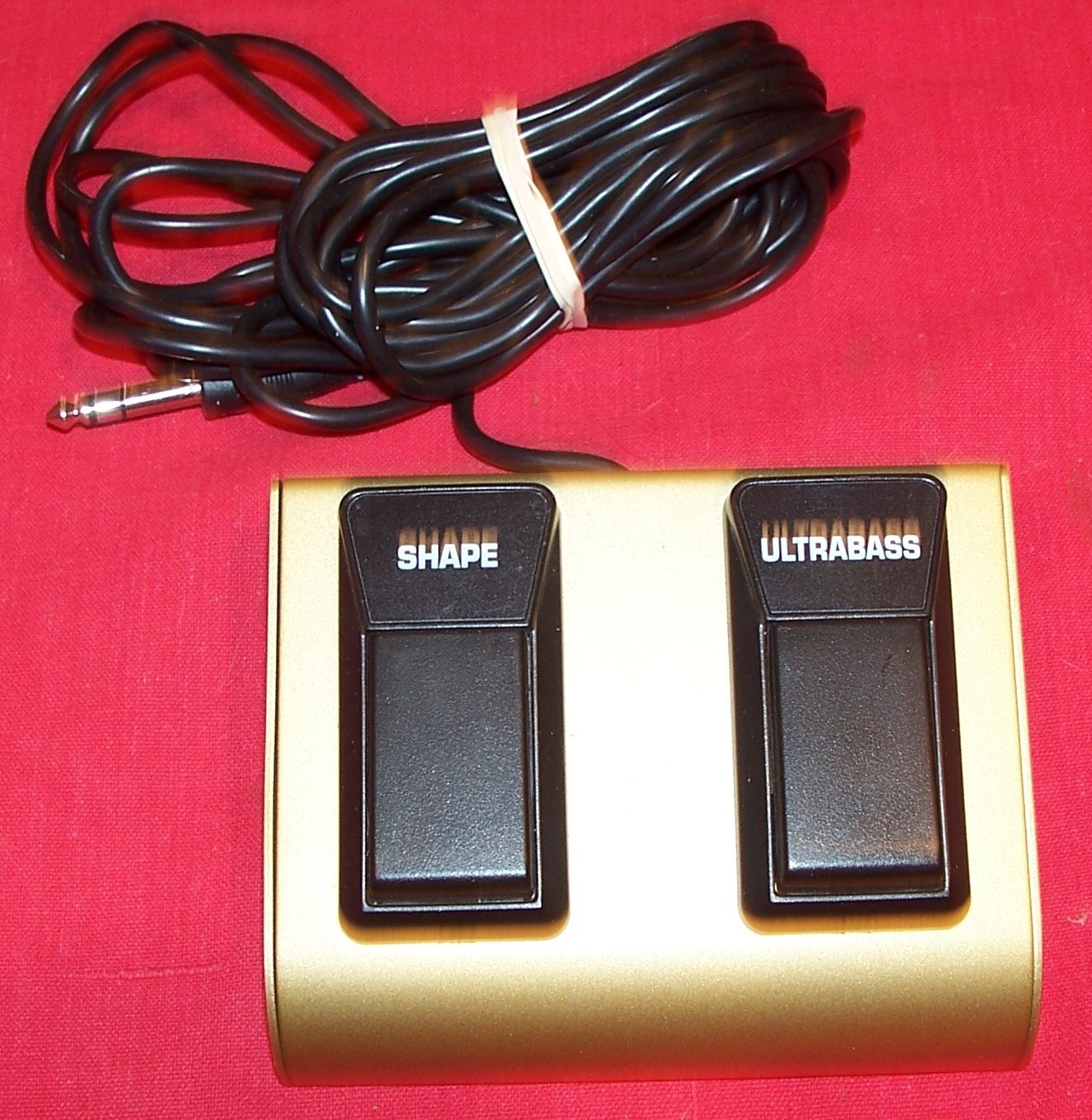Behringer Ultrabass Amplifier Shape Pedal FS112T Electric Bass Guitar Footswitch