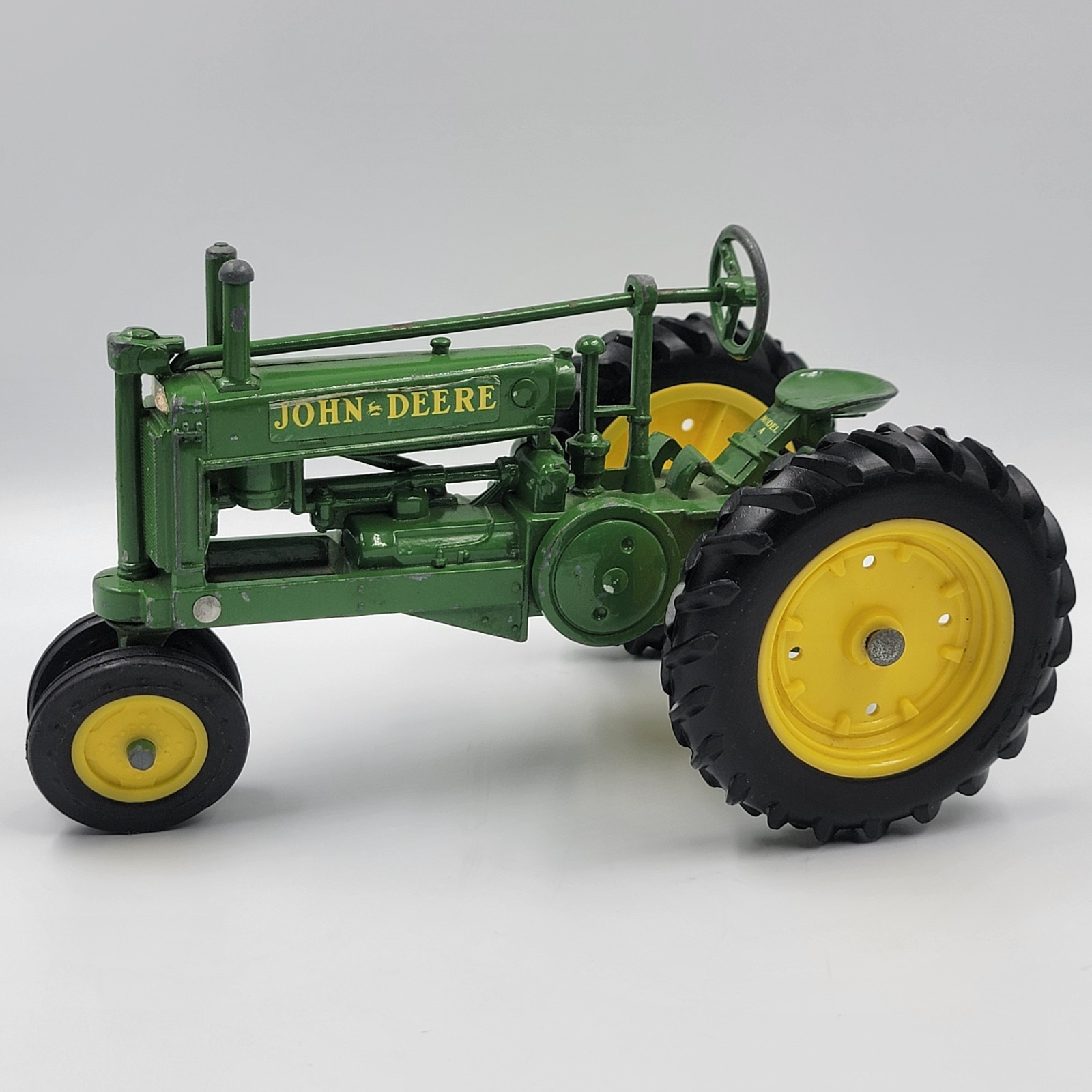 ERTL John Deere Model A 1934 Die Cast Metal Farm Tractor 1/16 Scale
