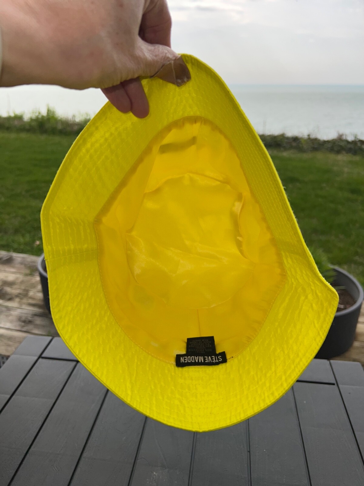 Steve Madden Fluorescent Yellow Women’s Bucket Hat Cap EUC