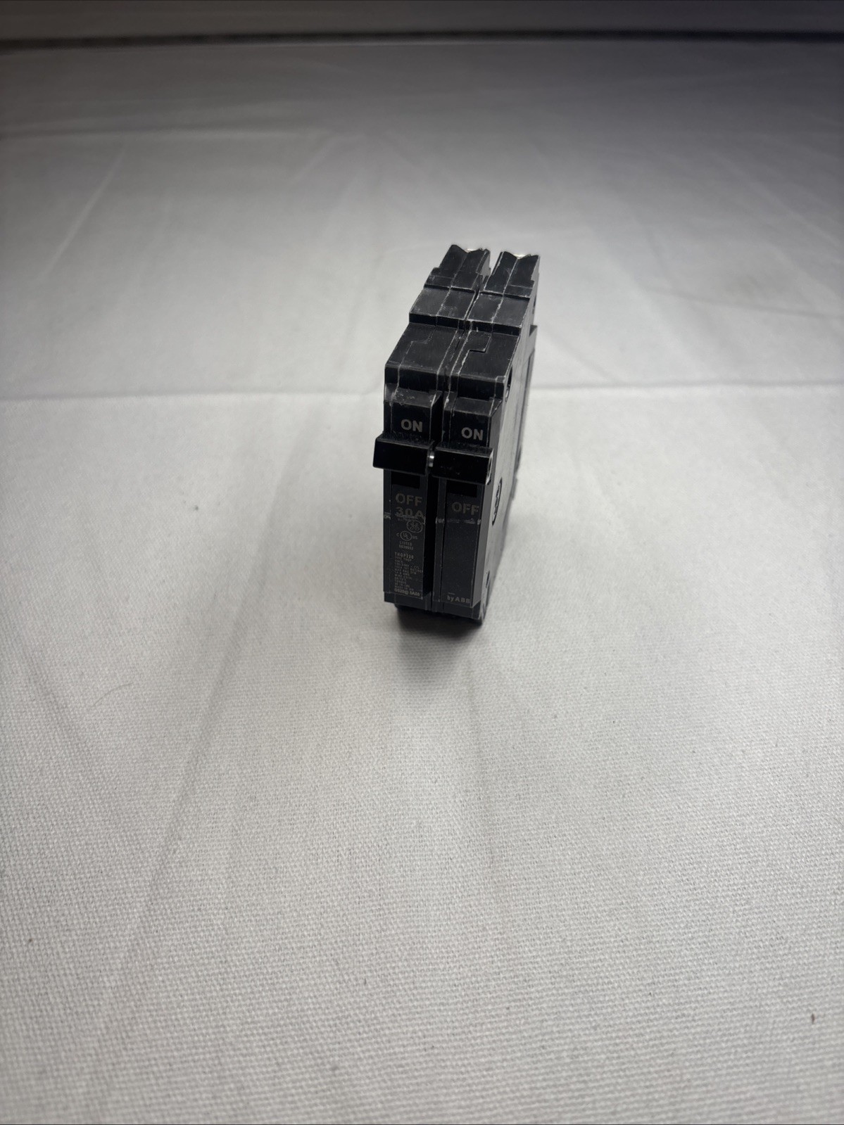 GE Circuit Breaker 30 Amps Space Saver Two Pole THQP230