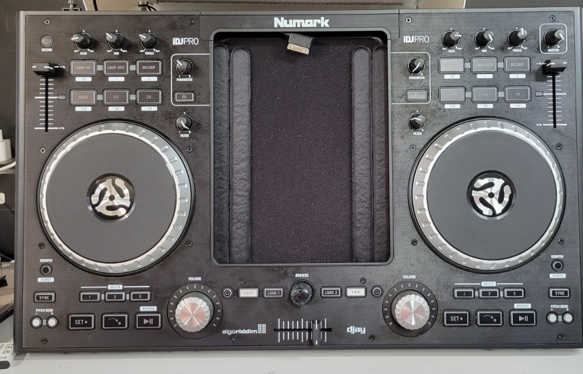 Numark iDJ Pro premium DJ controller for iPad - No laptop required - UNTESTED