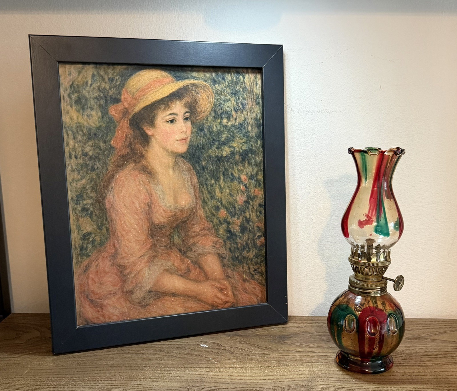 Small vintage multi coloured oil lamp in good usable condition.