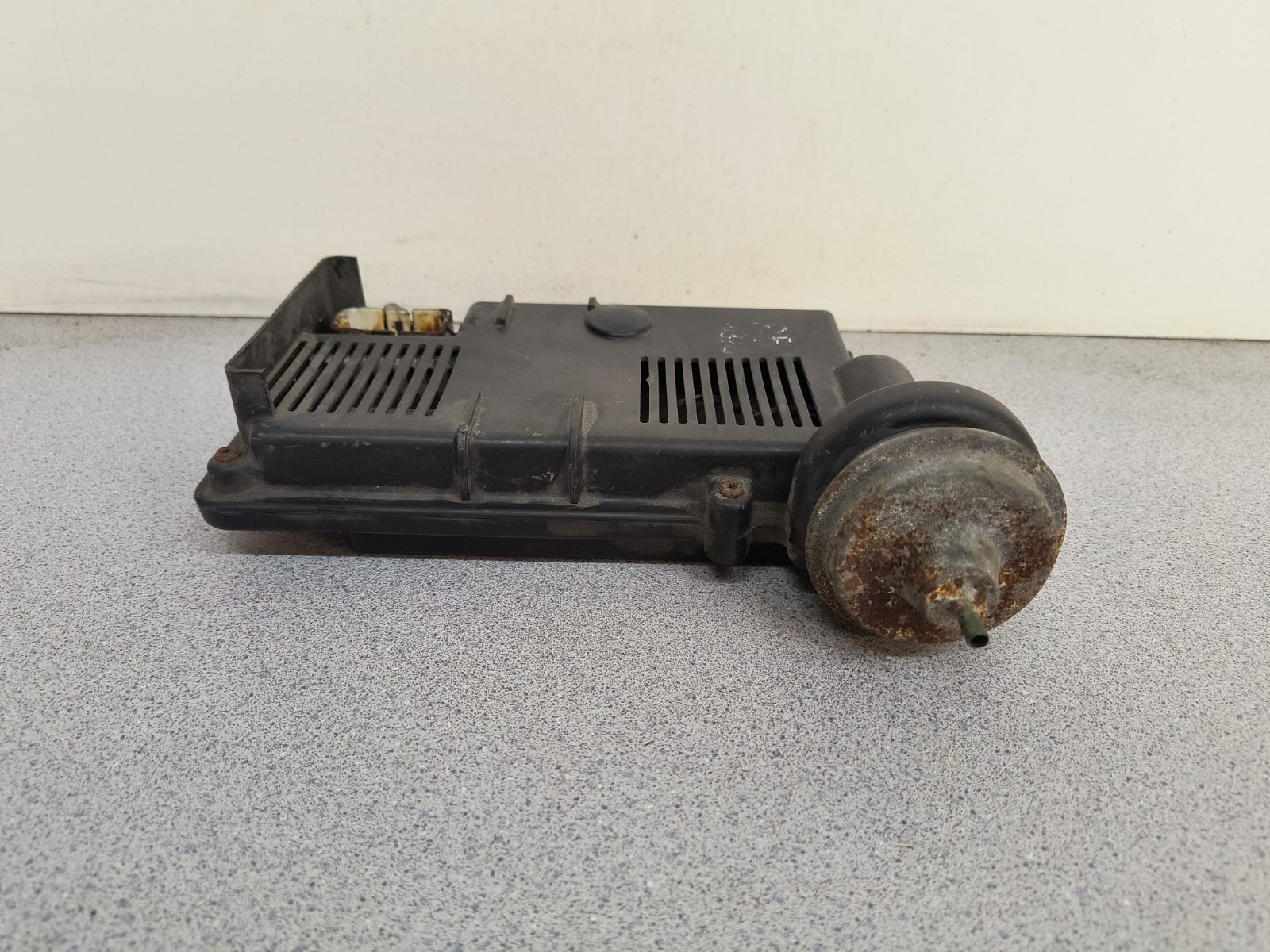 85-88 VOLVO 240 EZK ECU Ignition Control Unit Computer Module OEM 1346107
