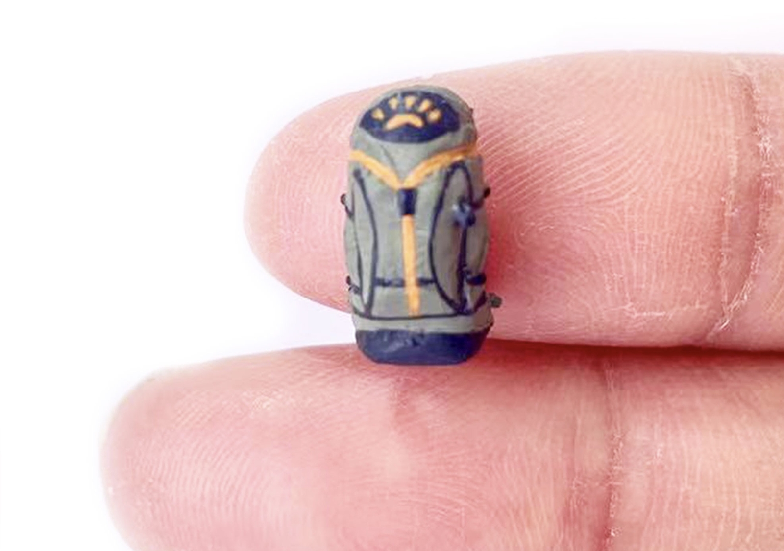 BN 1:64 Painted Figure Mini Model Miniature Diorama Sand Camping Backpack Bag