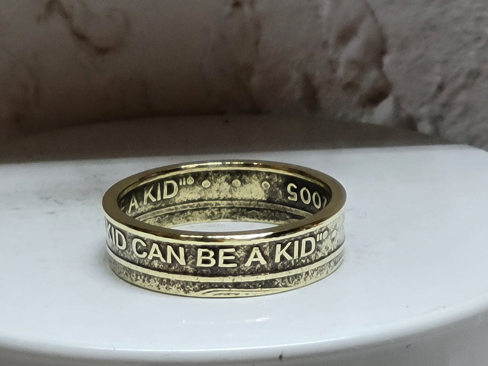 CHUCK e CHEESE - 2005 - Size 11 Token Coin Ring
