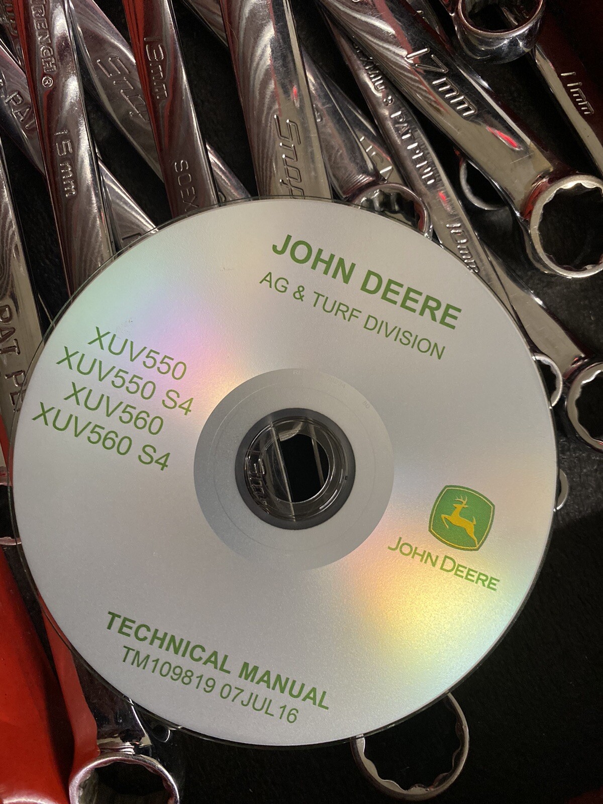 JOHN DEERE GATOR UTILITY XUV550 XUV560 S4 TM109819 Service Repair Manual