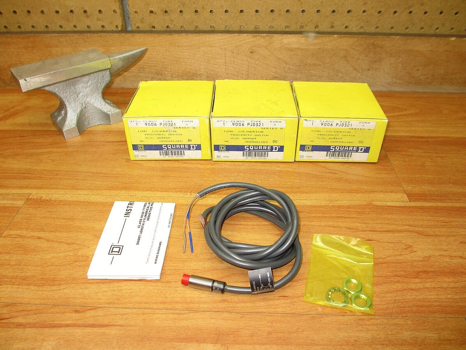 Square D 9006PJD321 (LOT OF 3) *NEW* Proximity Switch Cylindrical 12mm Sensor