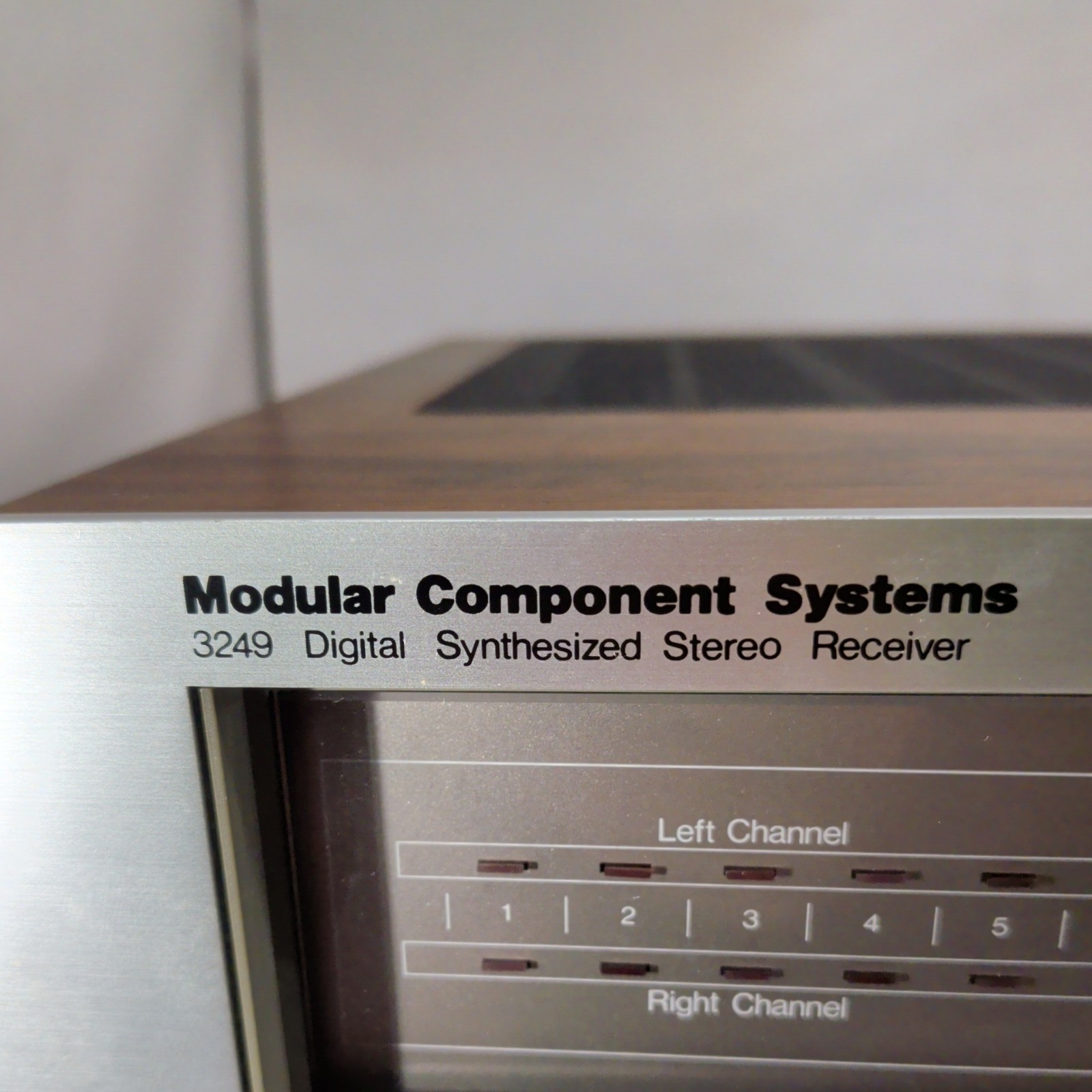MCS 3249 Modular Component Systems Digital Synthesized Stereo Receiver
