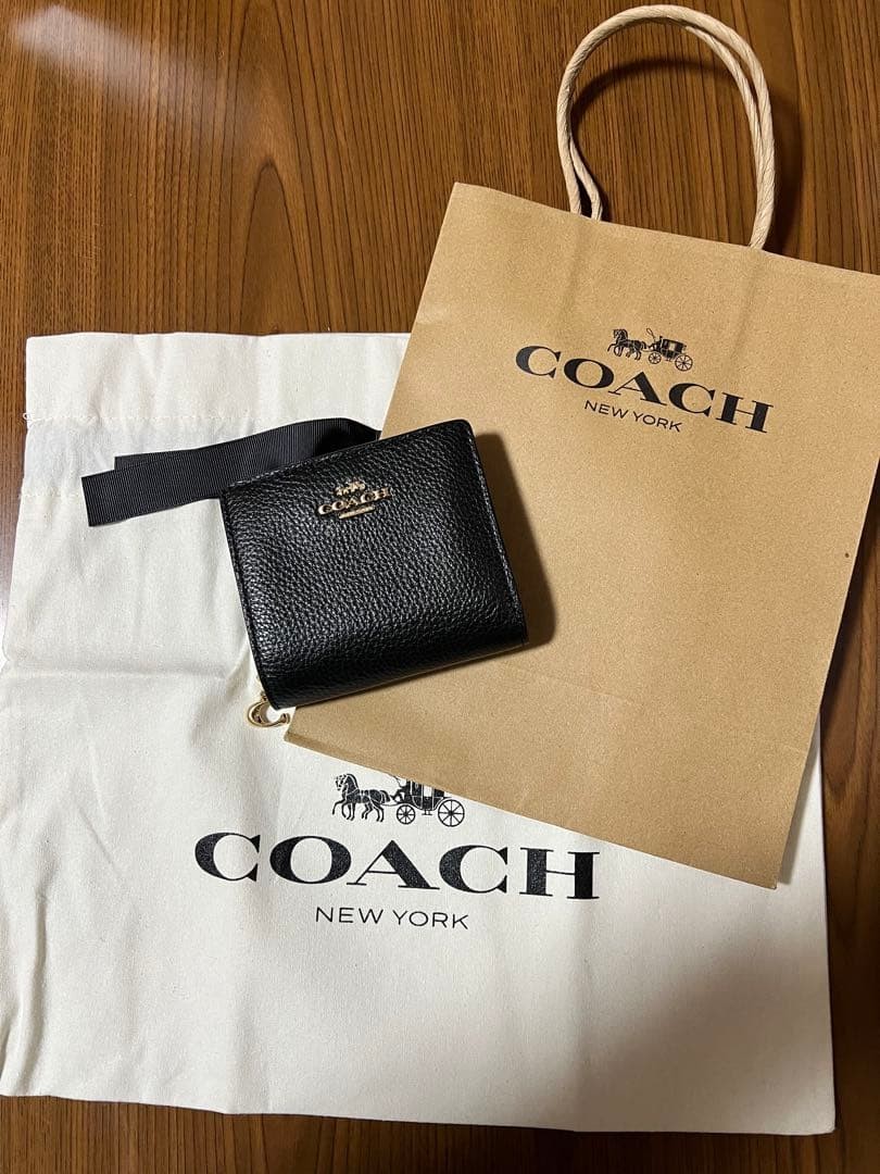 Coach Folding Wallet Logo