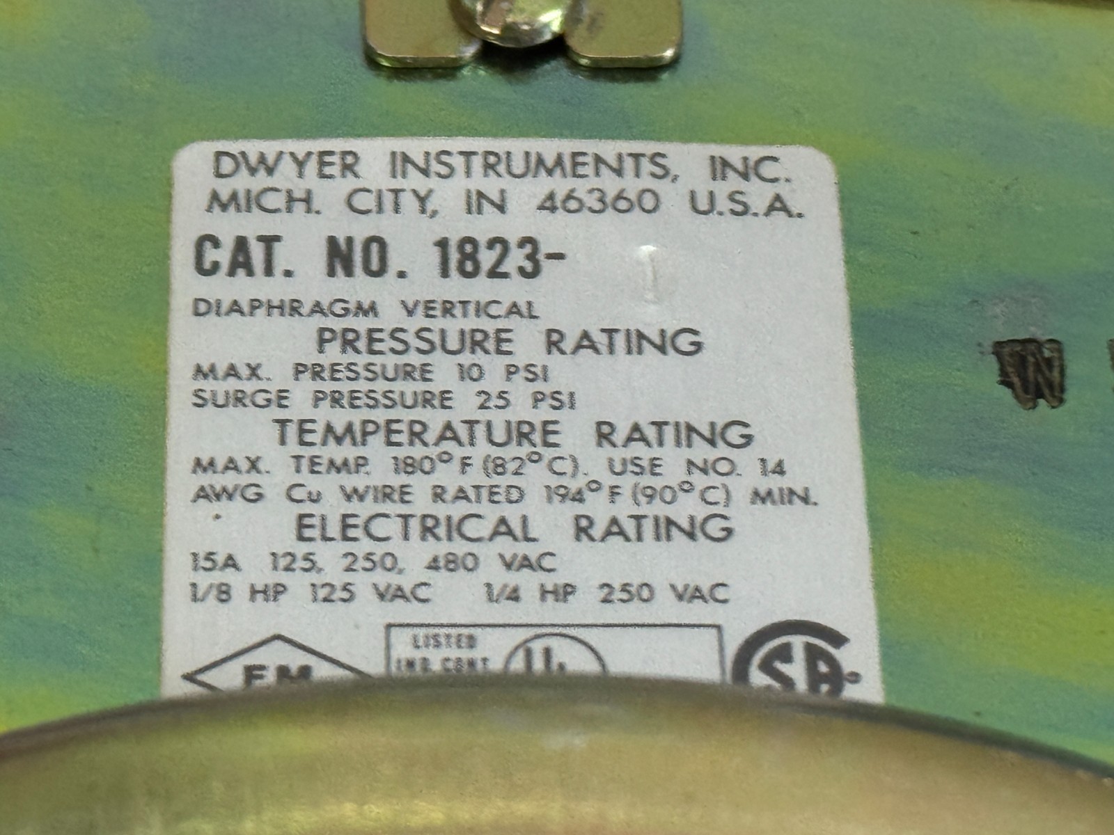 USED Dwyer 1823-1 Pressure Switch