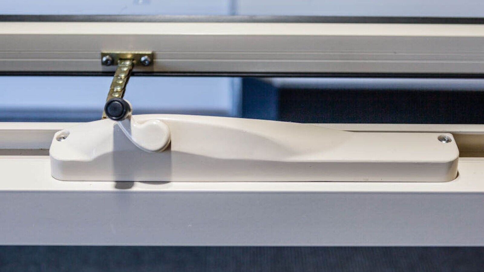 TRADEBASE Window Winder White- Lockable